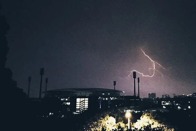 Hello Moore Park

#lightning #storm #hellohumidity #sydneycricketground #paddington #nature #sydney #tippietoephotography