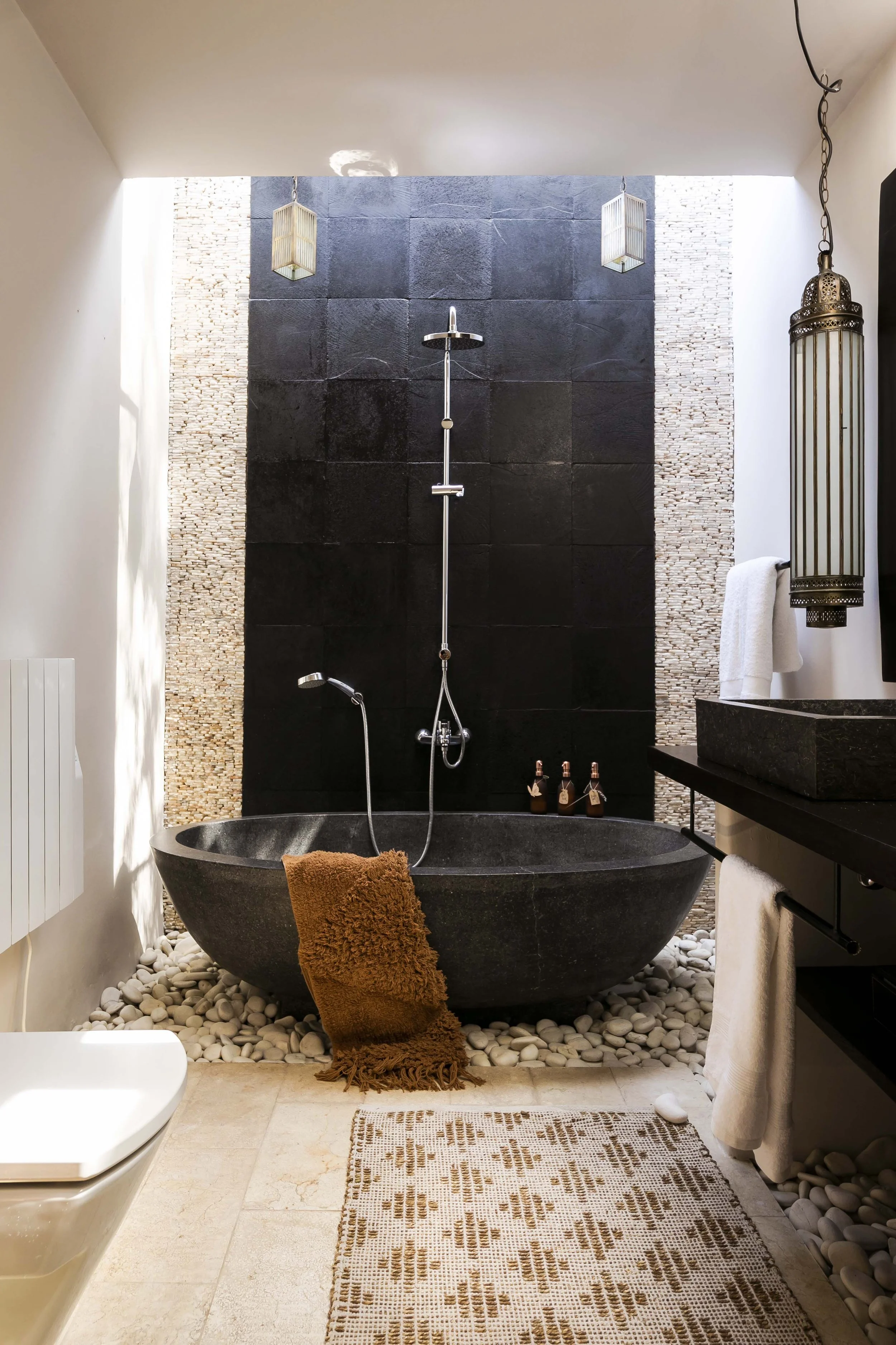 Tanit Bathroom 2.jpg