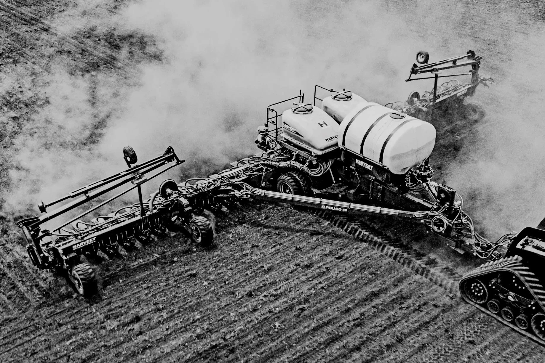 2025.PBU6020S2-FT.IN_63 BW.jpg