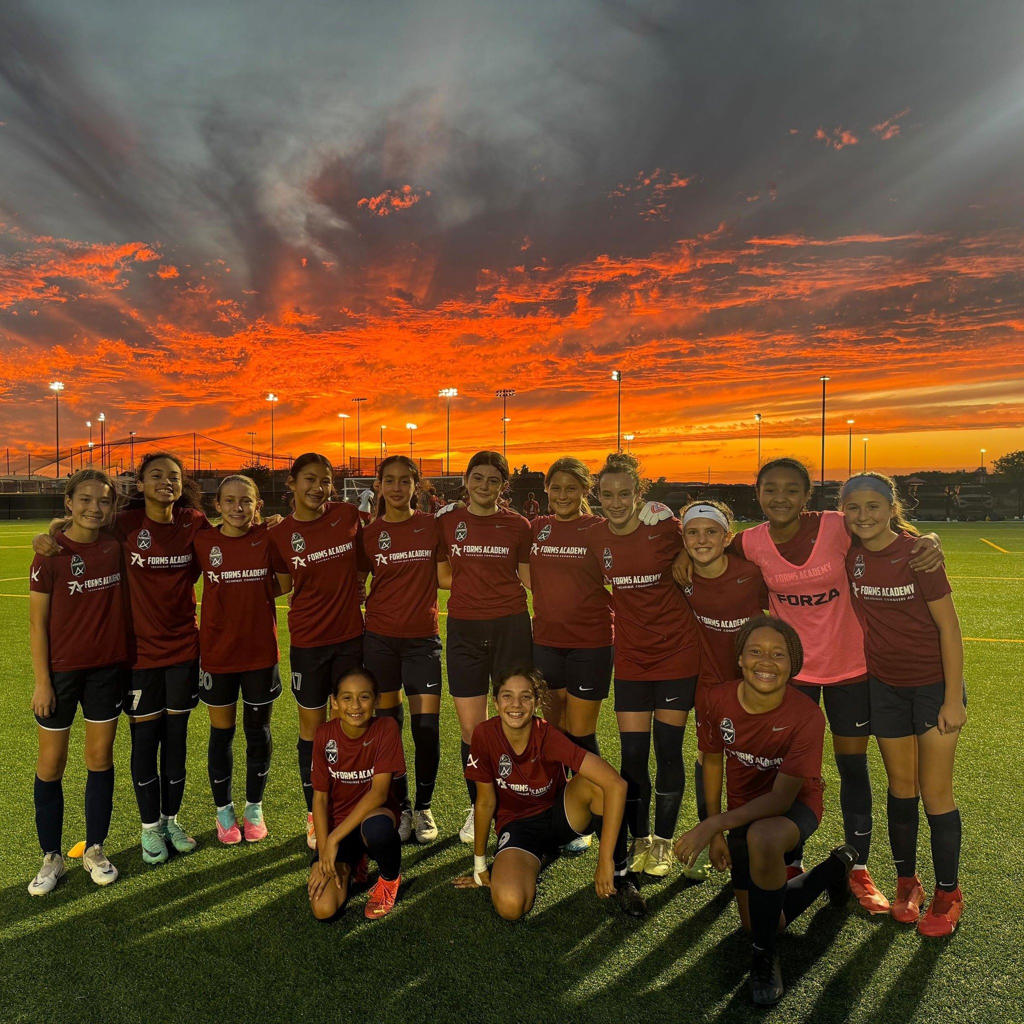 Pretty night for training! ⚽️#alphaforms