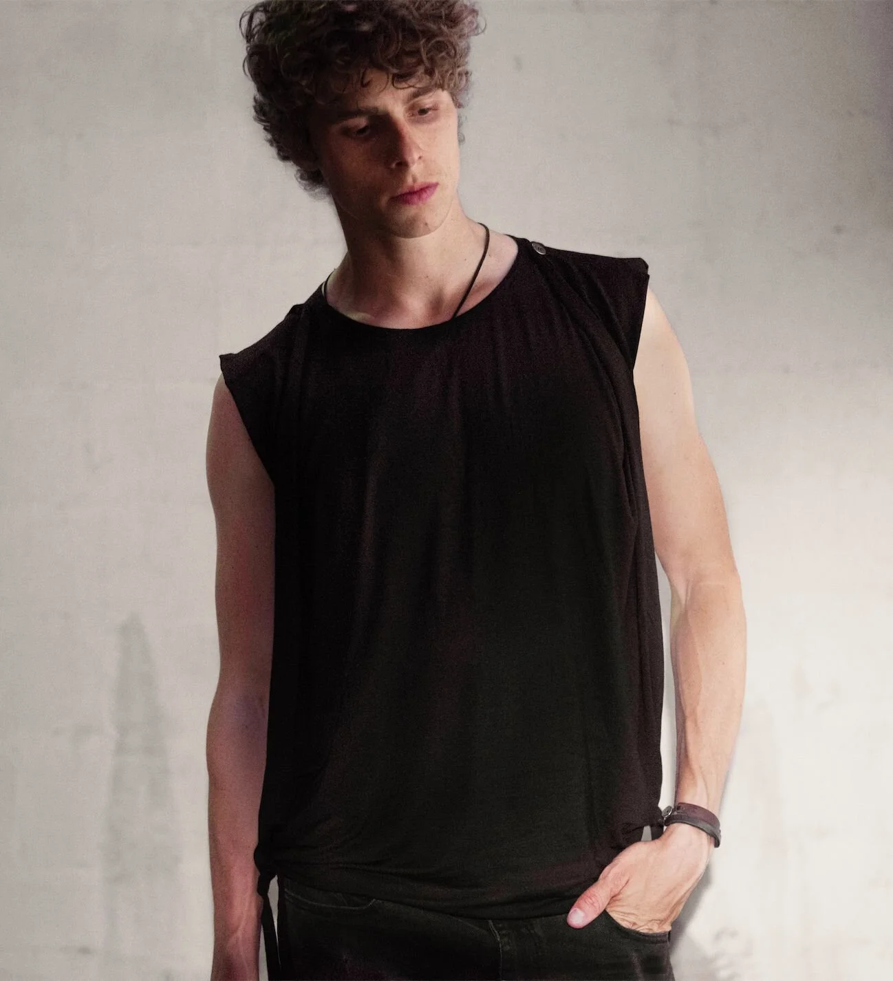 pitch black convertible short shirt