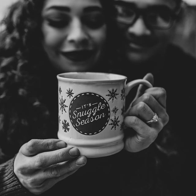 Let's just say that Christmas card mini sessions have been 🔥🔥🔥 #snuggleseason #christmascard #christmas #letitsnow #pnw #upperleftusa #sequimphotographer #portangelesphotographer  #couplegoals #couplesshoot #blackandwhite #peopleportraits