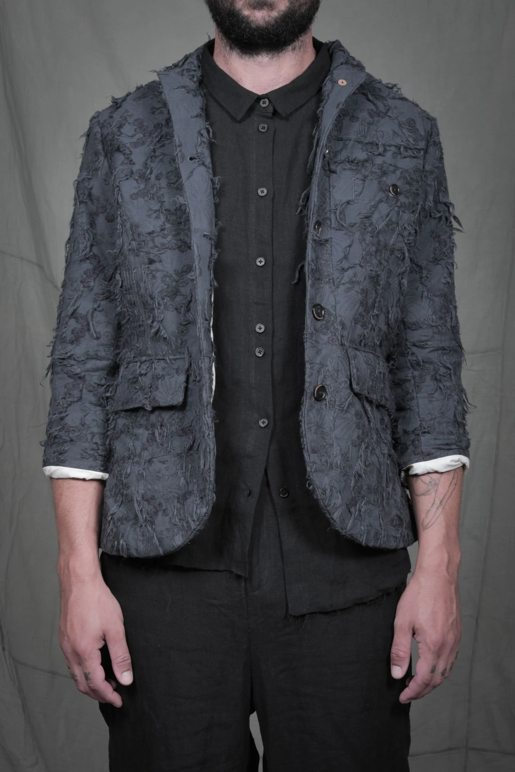 AM - SS2023 - MENS LOOKBOOK-171.jpg