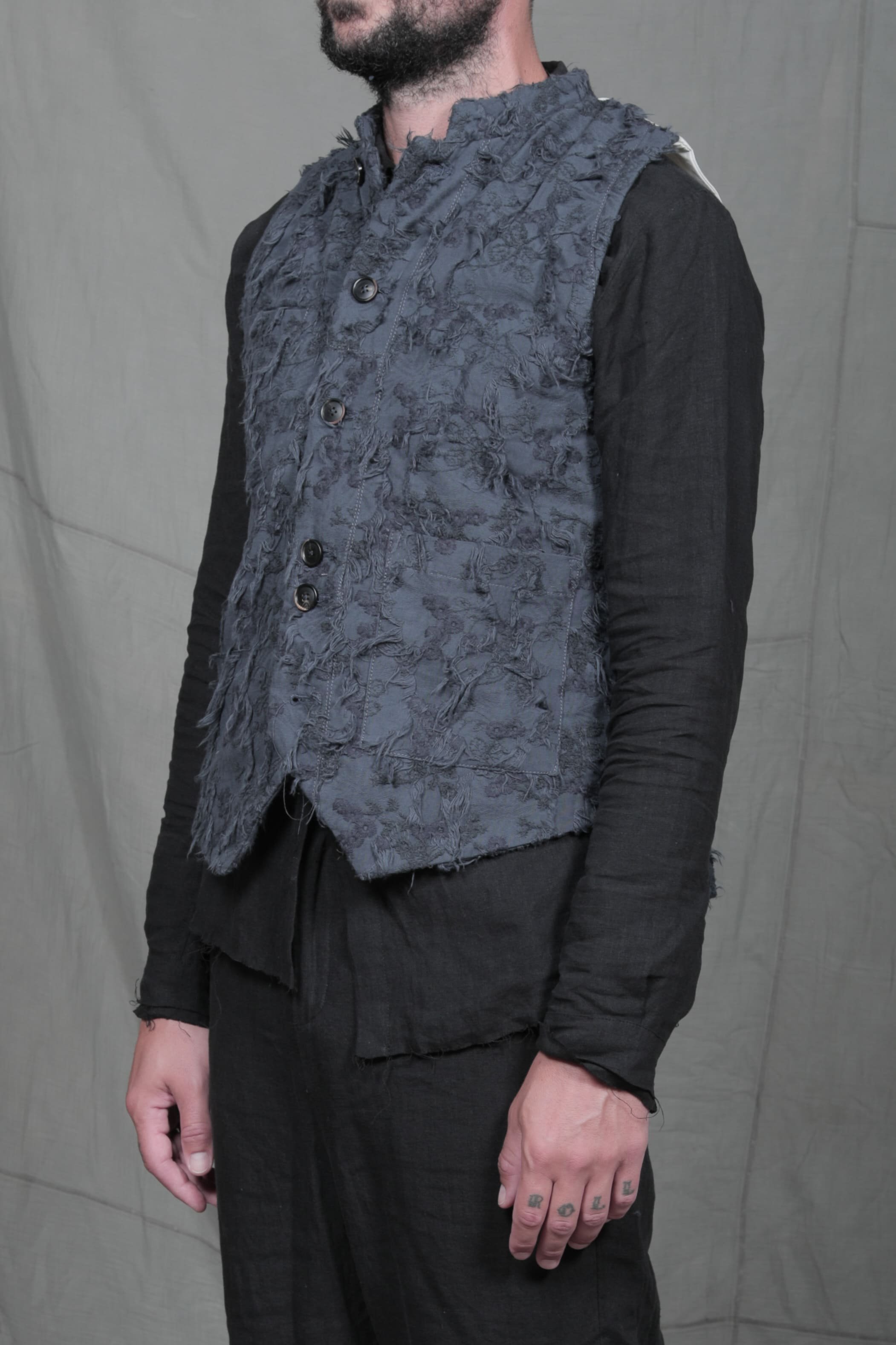 AM - SS2023 - MENS LOOKBOOK-220.jpg