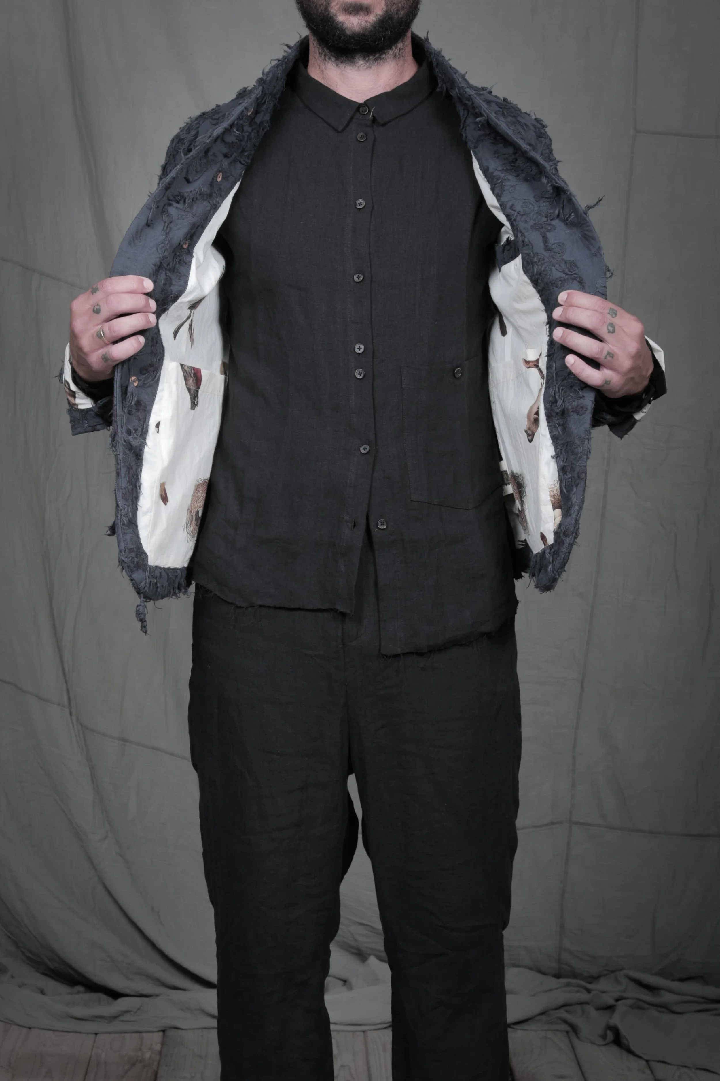 AM - SS2023 - MENS LOOKBOOK-197.jpg