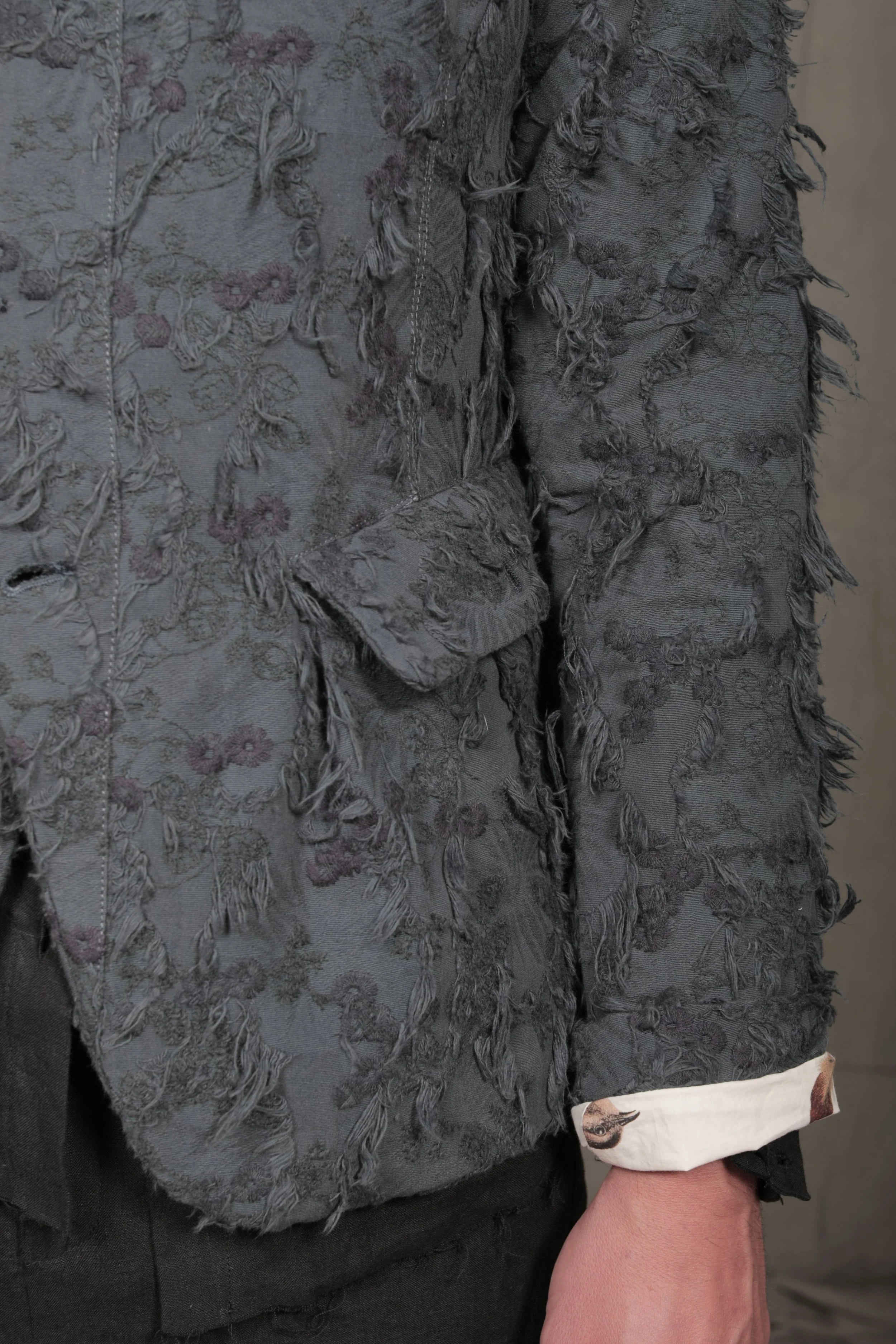 AM - SS2023 - MENS LOOKBOOK-203.jpg