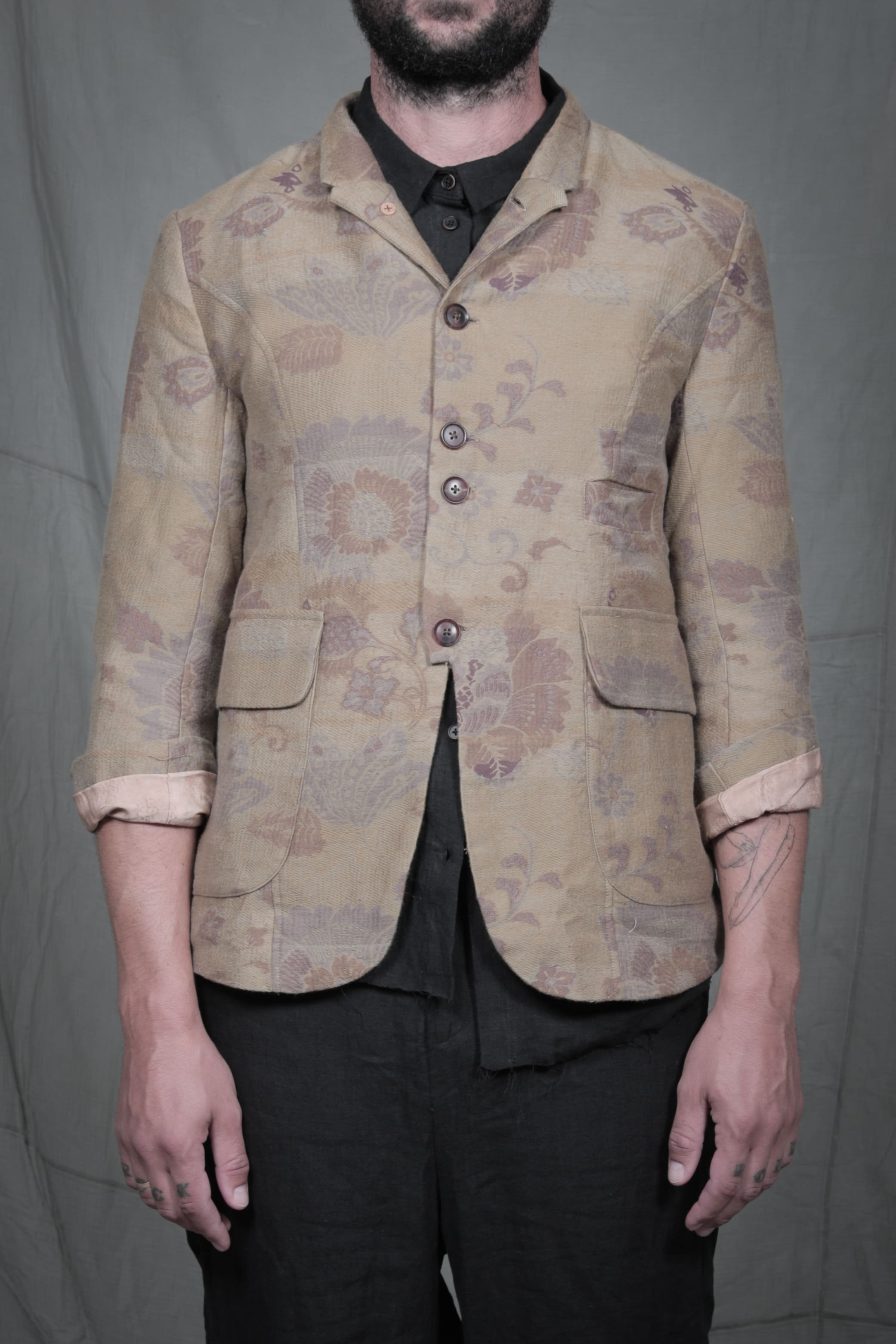 AM - SS2023 - MENS LOOKBOOK-195.jpg