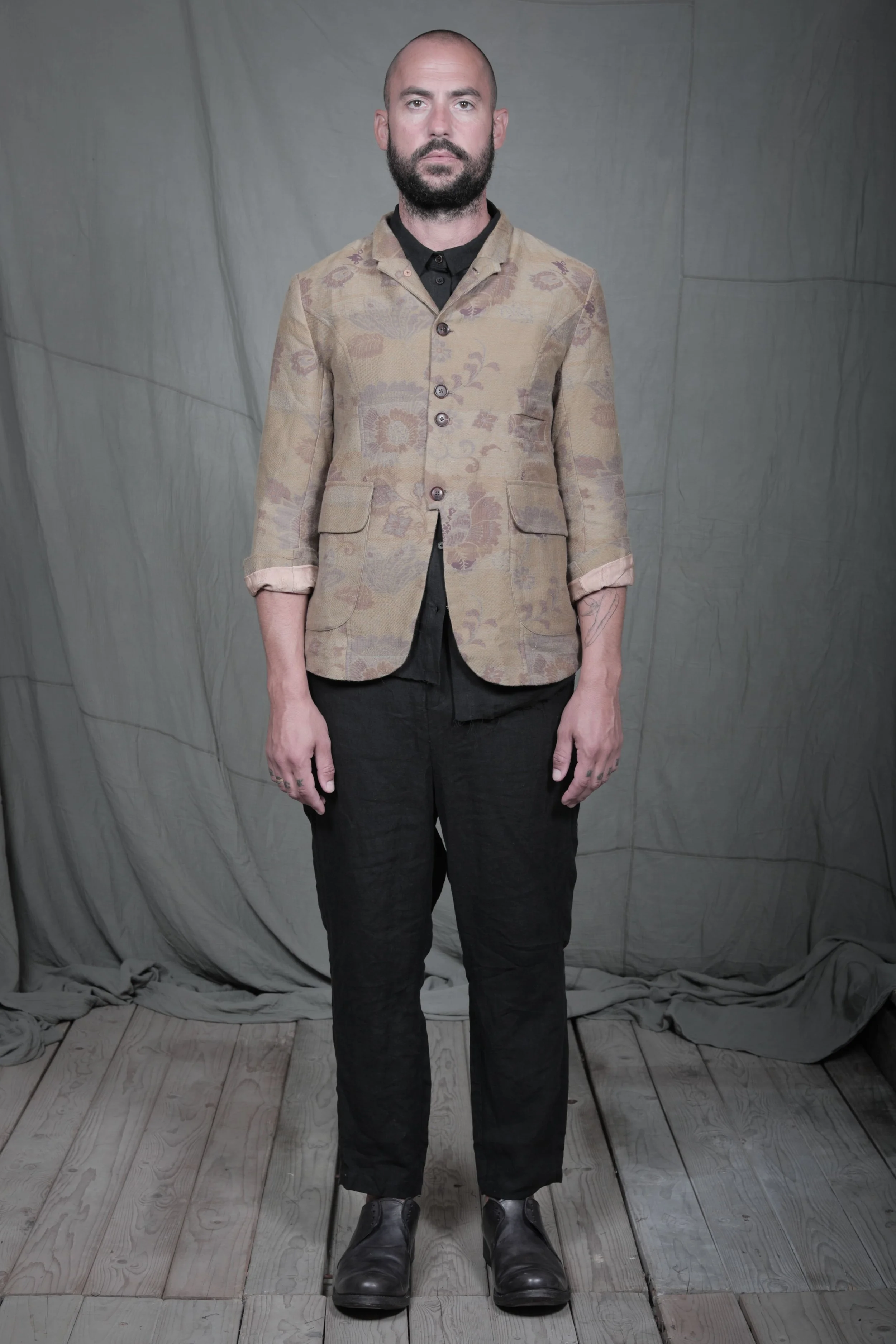 AM - SS2023 - MENS LOOKBOOK-194.jpg