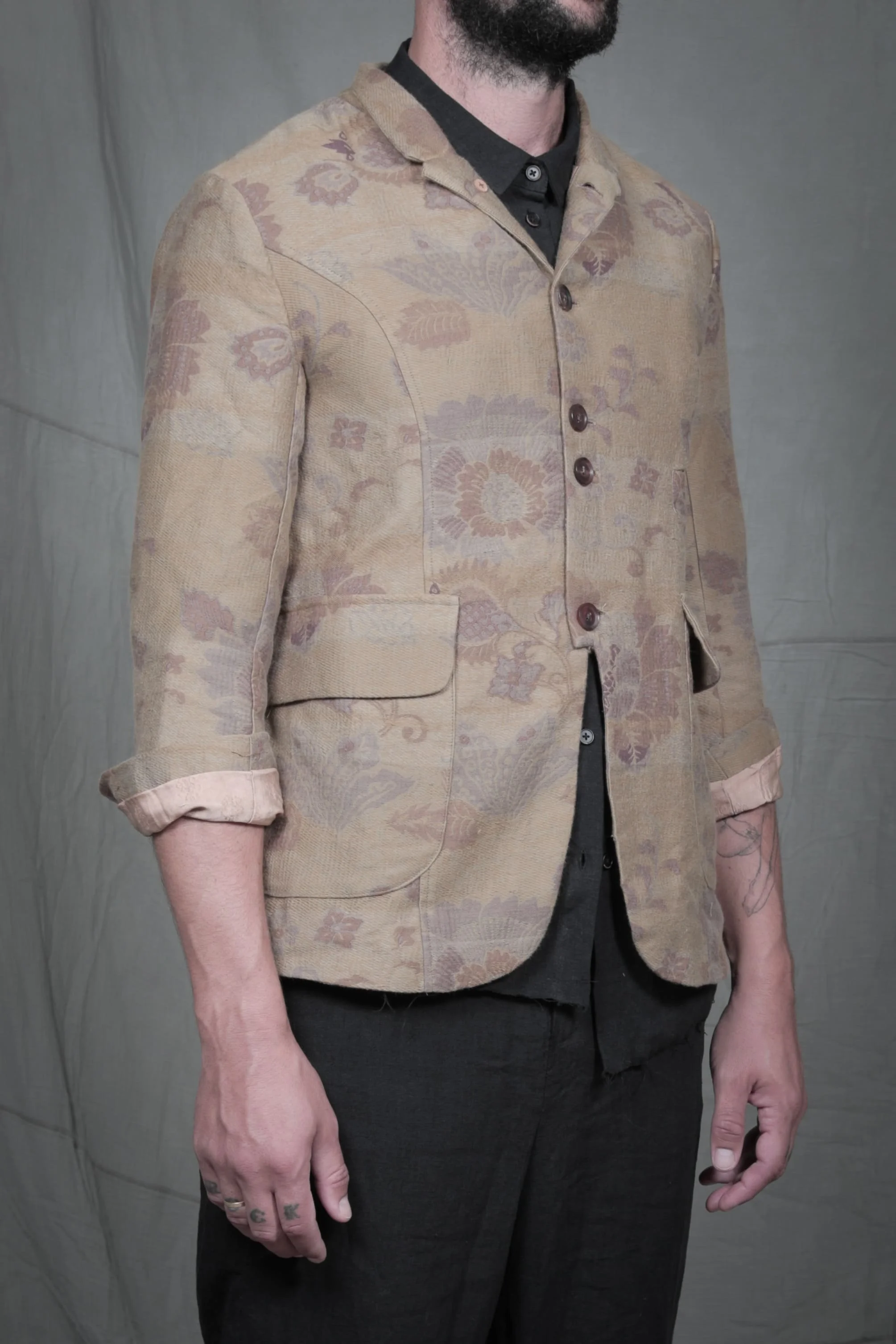 AM - SS2023 - MENS LOOKBOOK-191.jpg