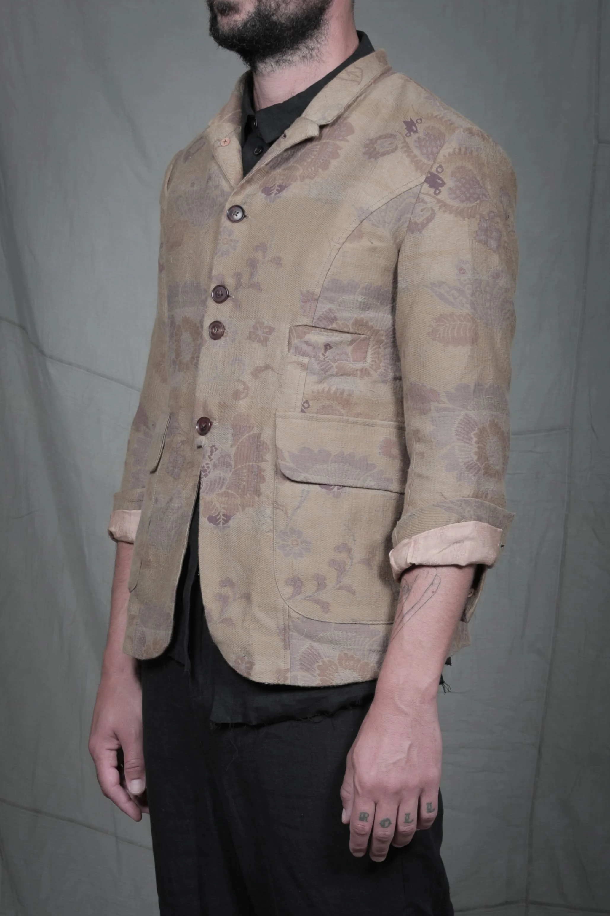 AM - SS2023 - MENS LOOKBOOK-193.jpg