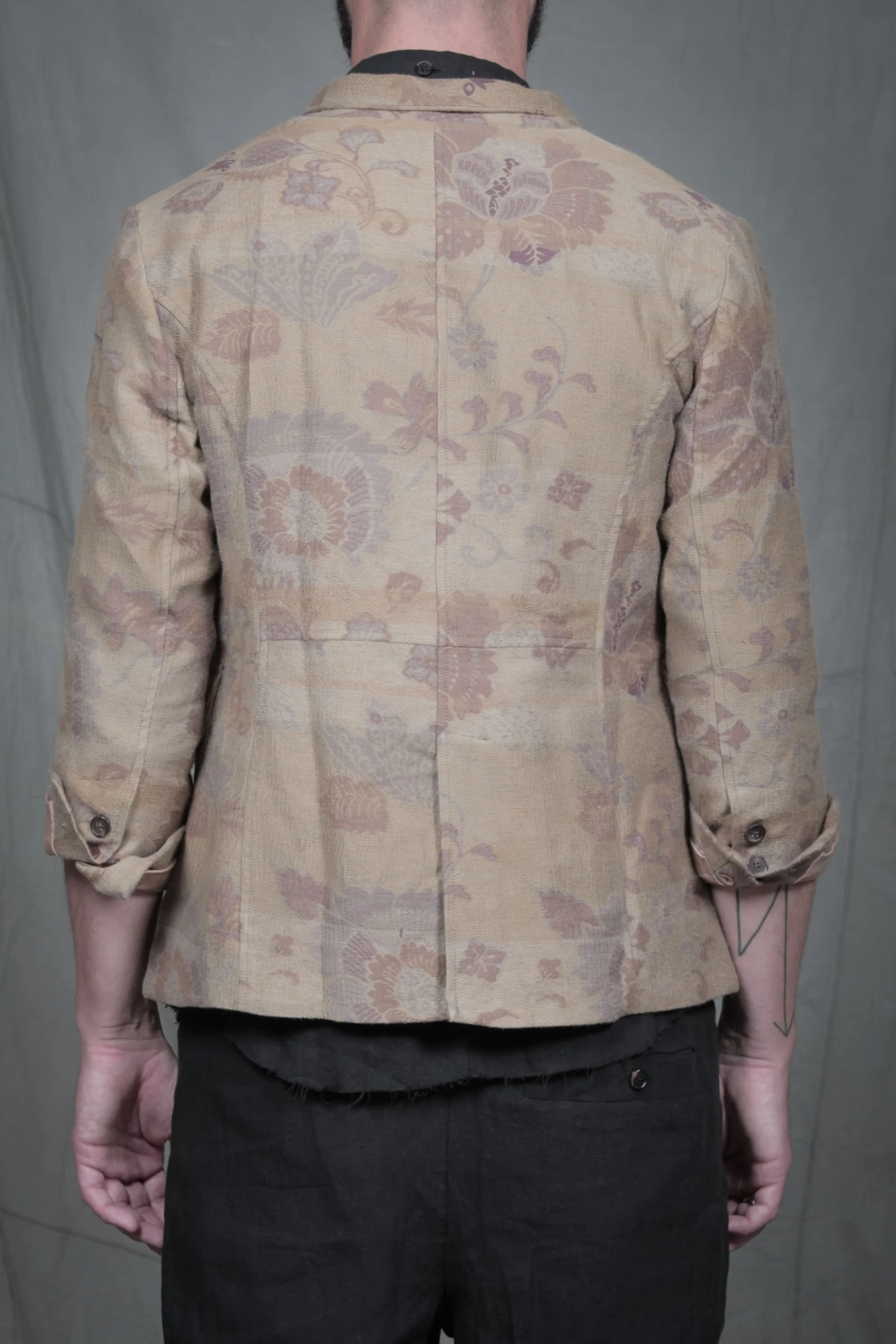 AM - SS2023 - MENS LOOKBOOK-192.jpg