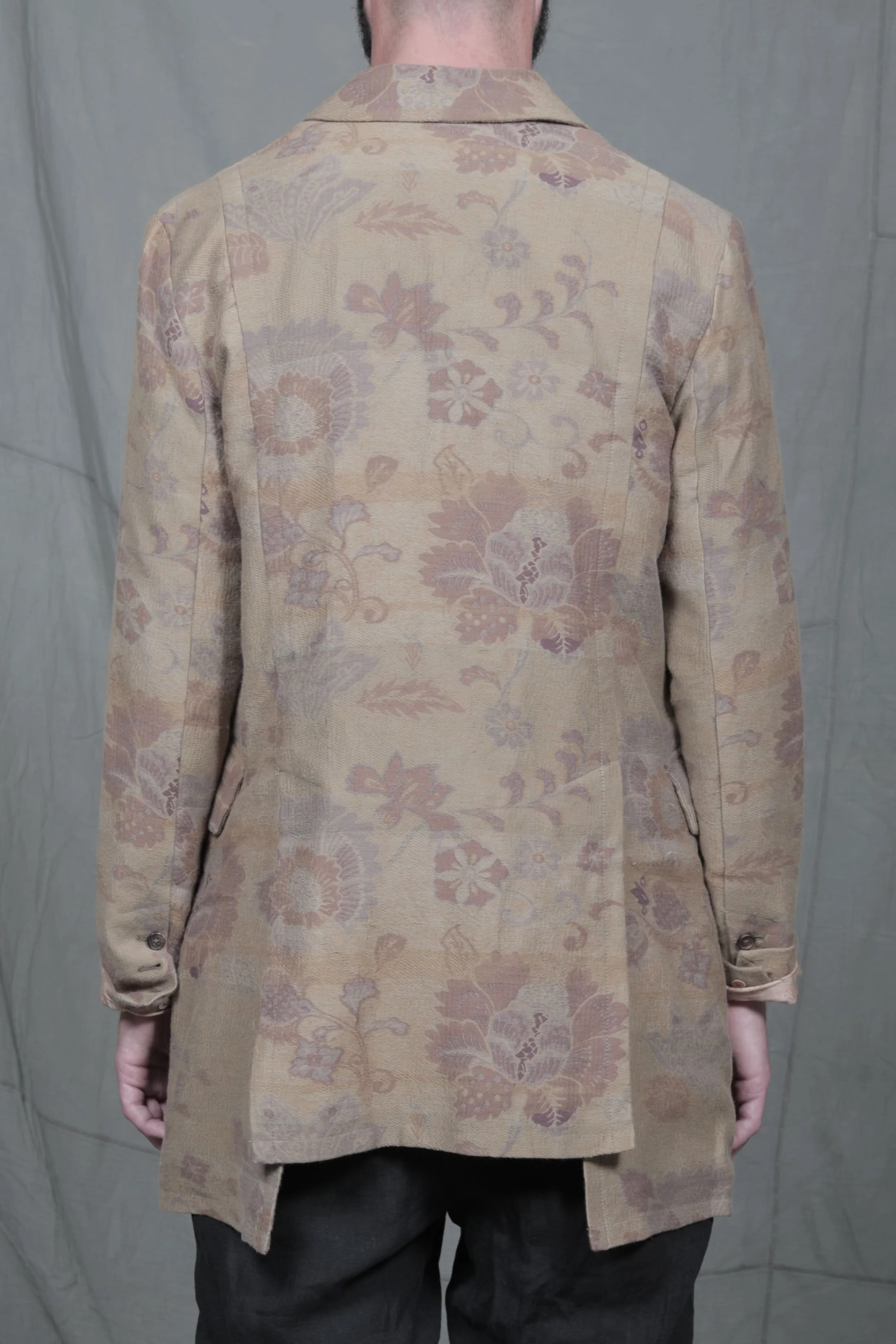 AM - SS2023 - MENS LOOKBOOK-178 2.jpg