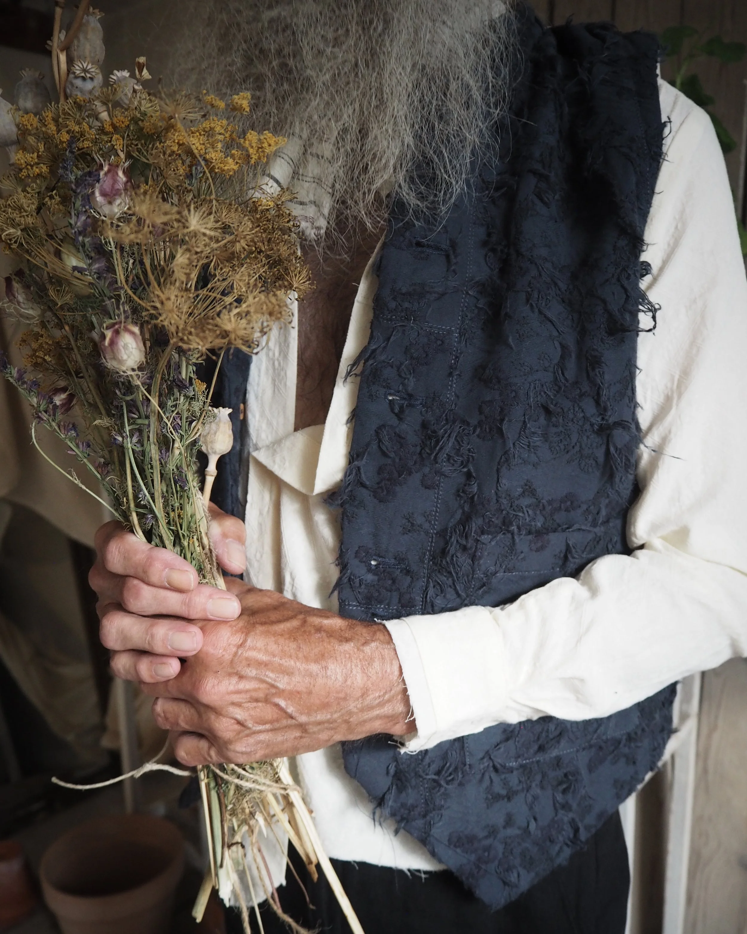 AM - SS2023 - CAMPAIGN-35.jpg