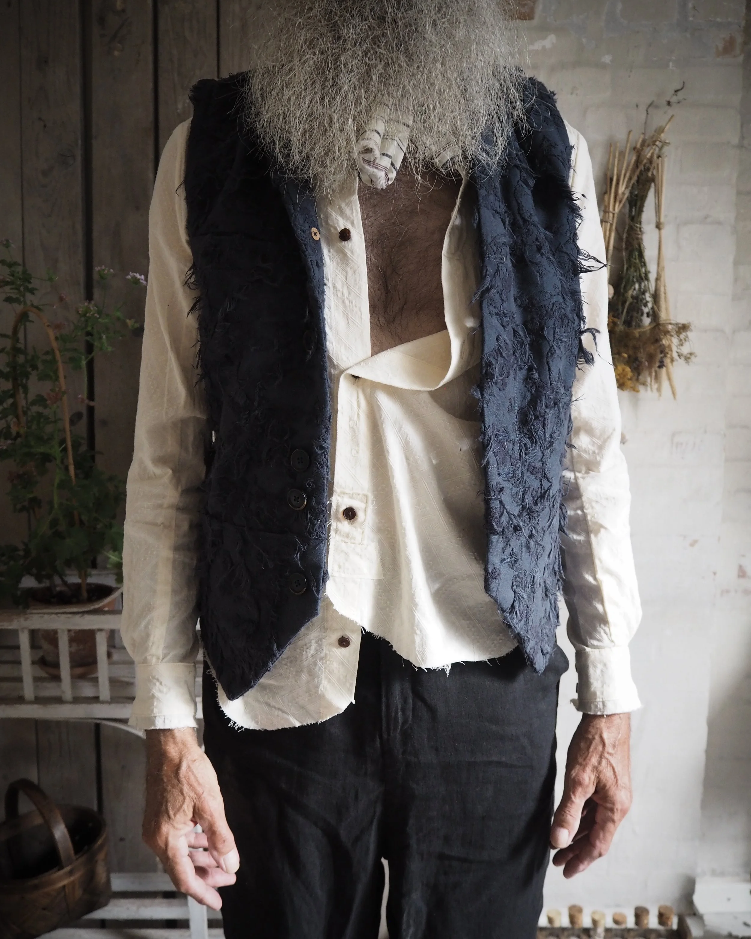 AM - SS2023 - CAMPAIGN-32.jpg