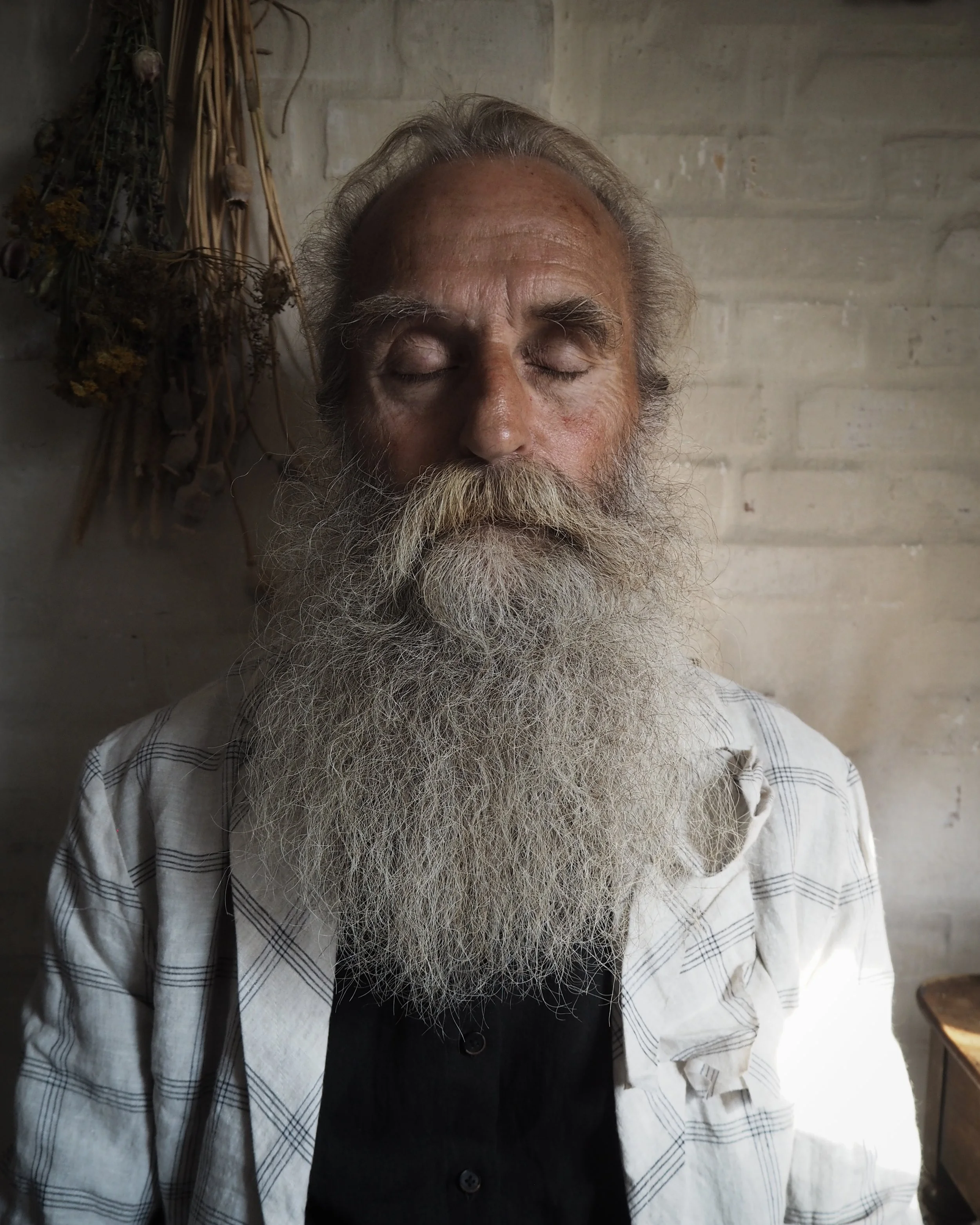 AM - SS2023 - CAMPAIGN-78.jpg
