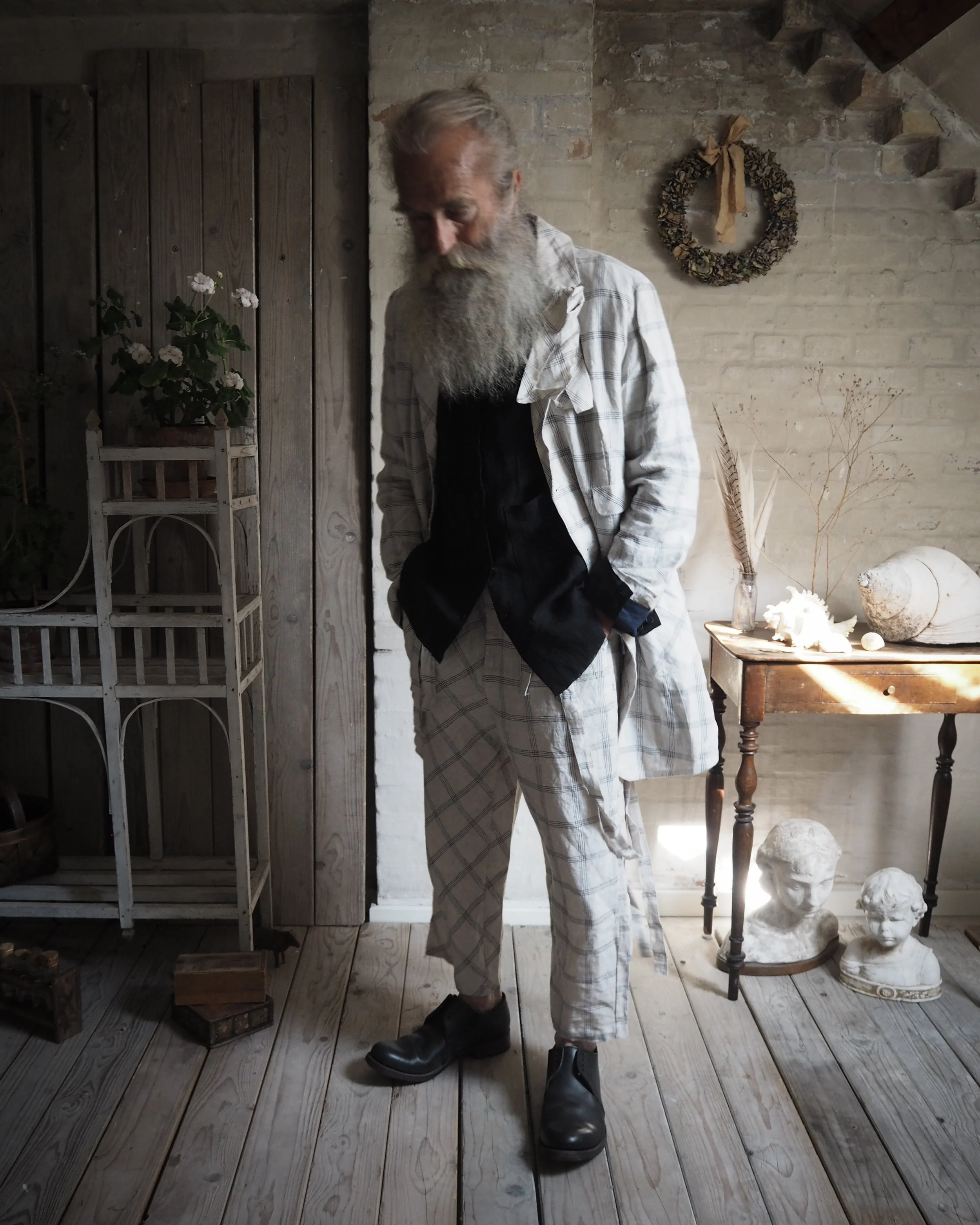 AM - SS2023 - CAMPAIGN-86.jpg