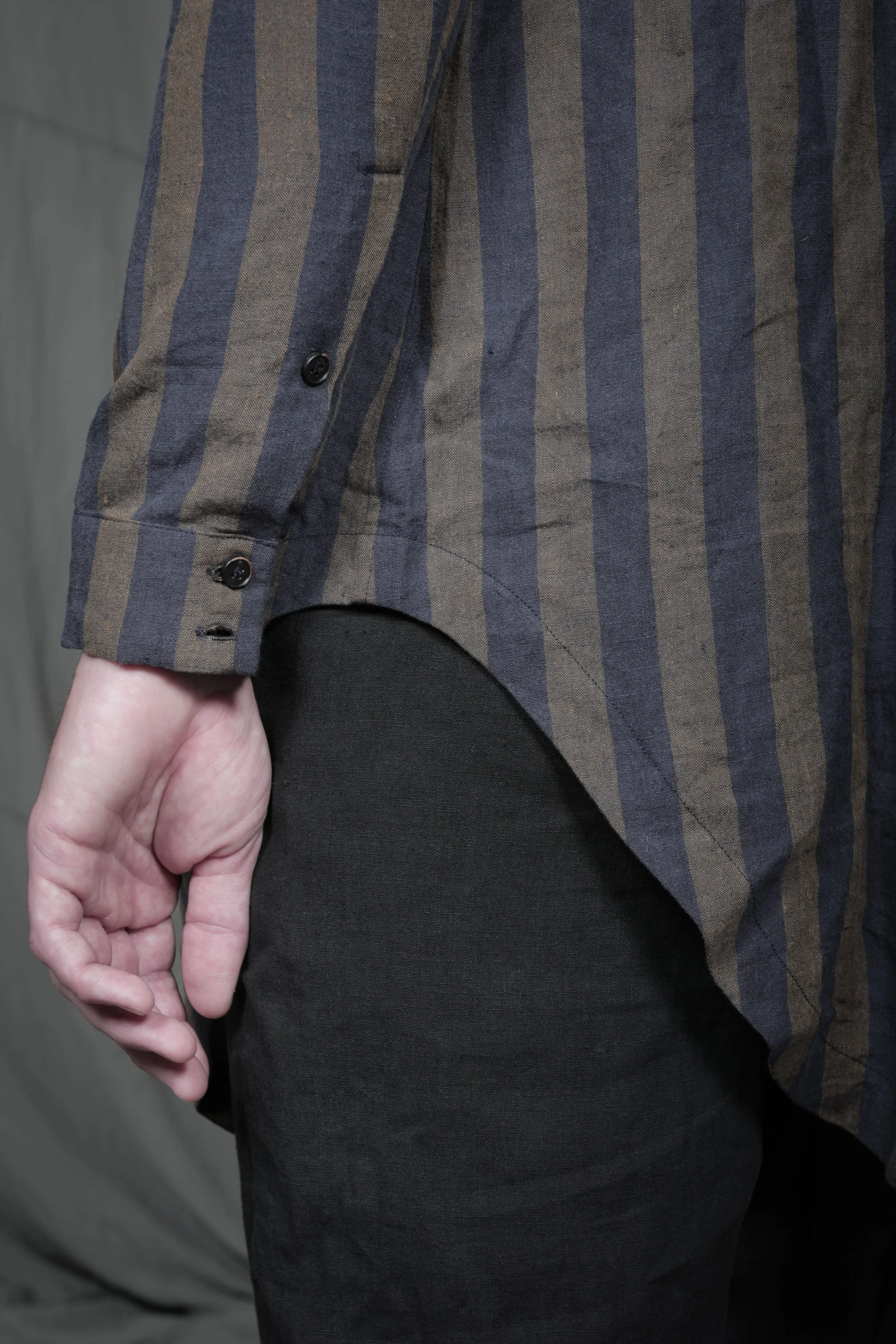 AM - SS2023 - MENS LOOKBOOK-335.jpg