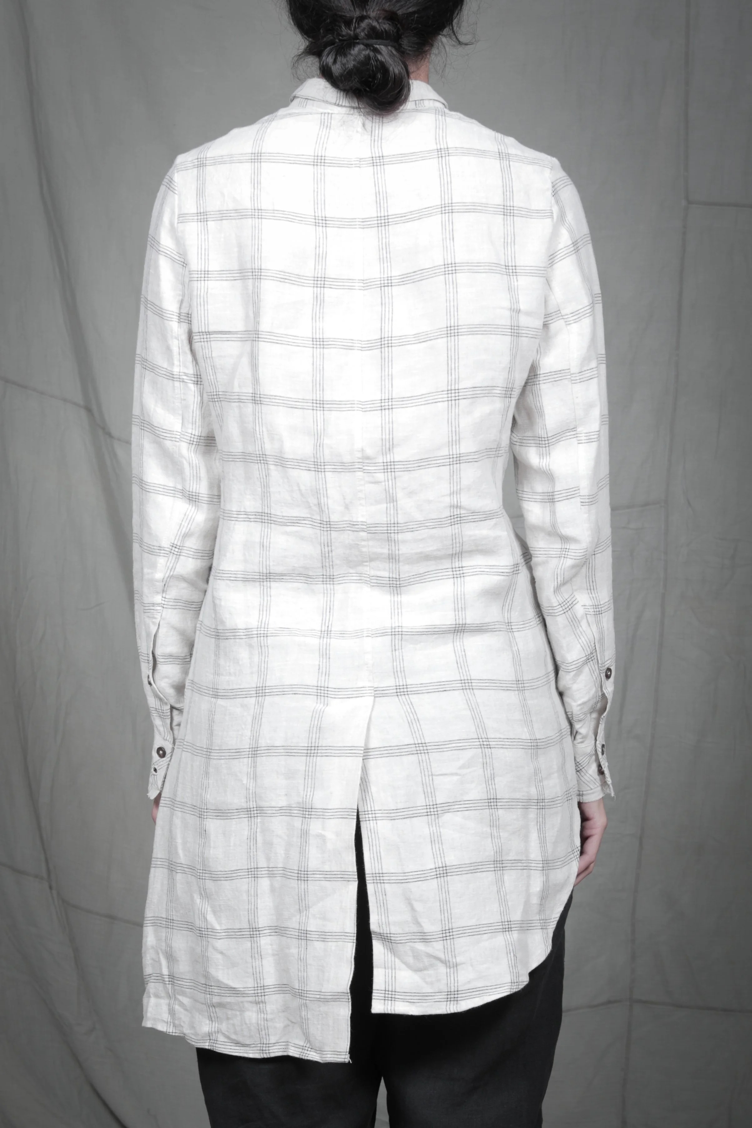 AM - SS2023 - MENS LOOKBOOK-443.jpg