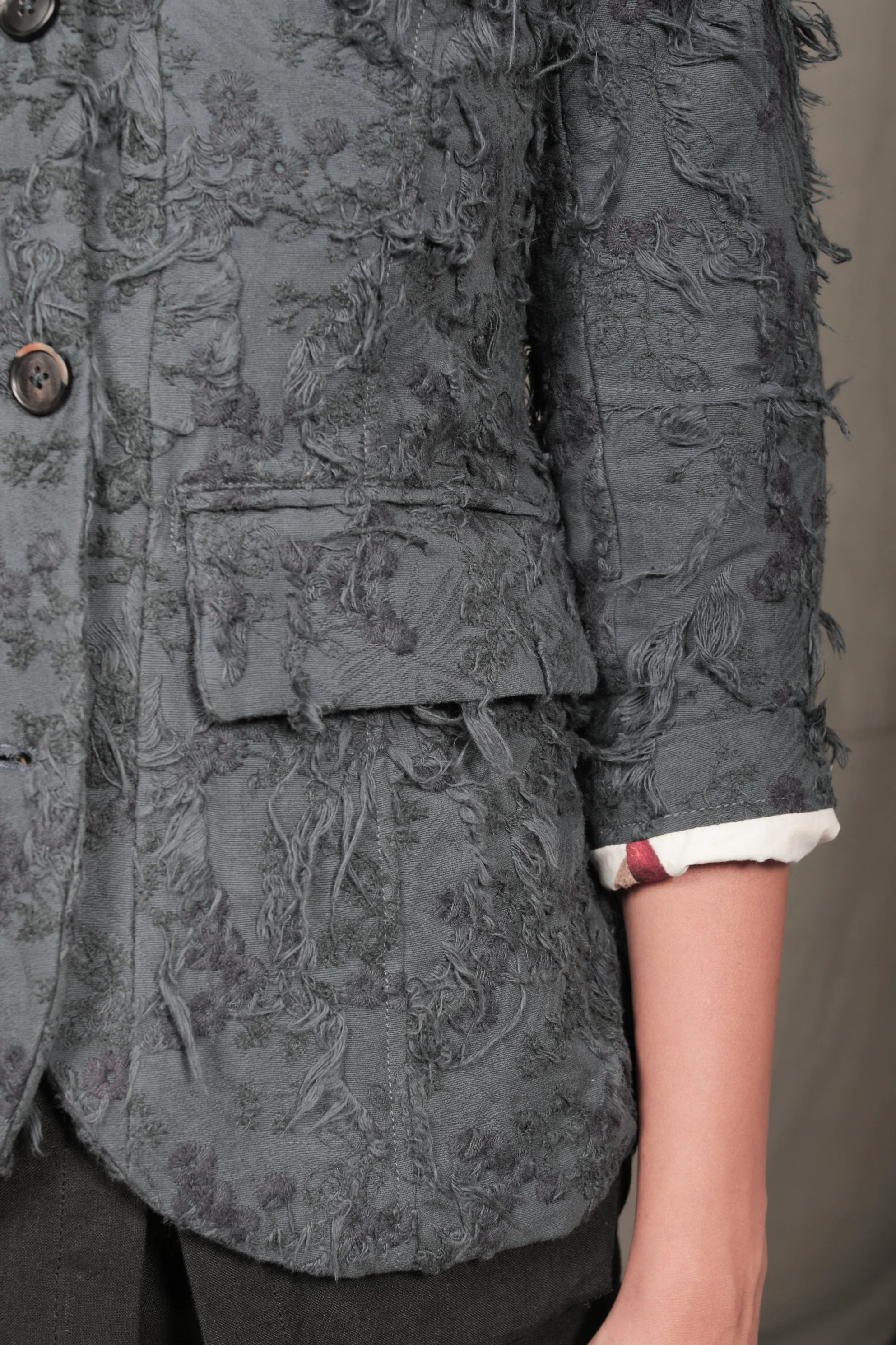 AM - SS2023 - MENS LOOKBOOK-802 2.jpg