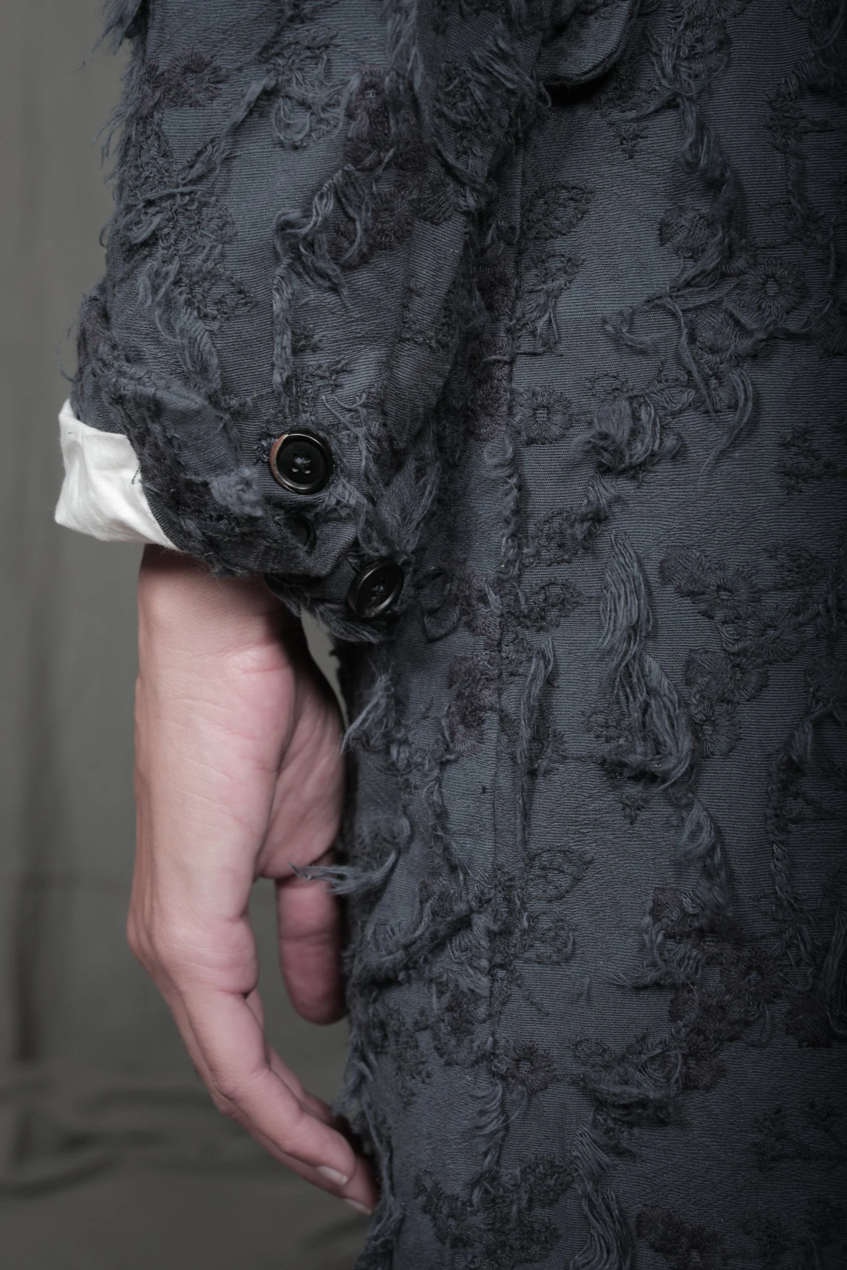 AM - SS2023 - MENS LOOKBOOK-817 2.jpg