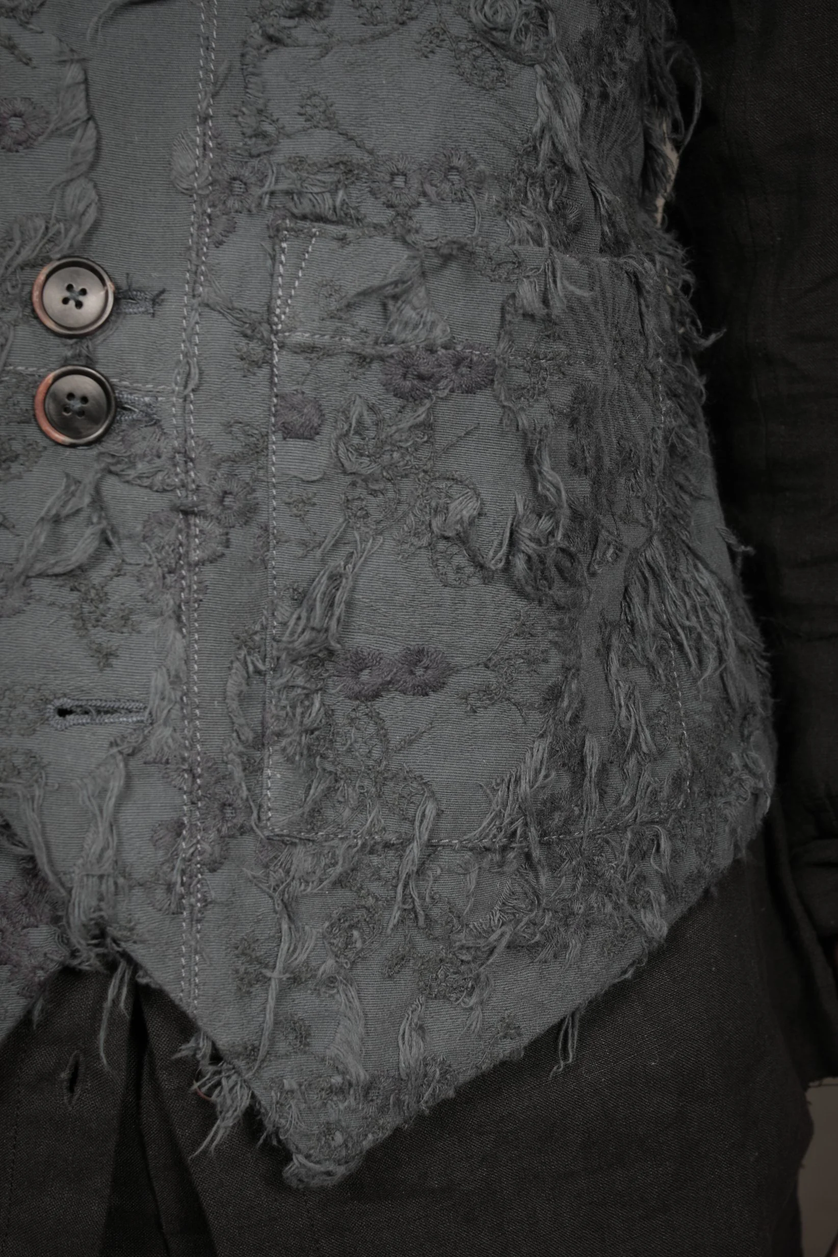 AM - SS2023 - MENS LOOKBOOK-826 2.jpg