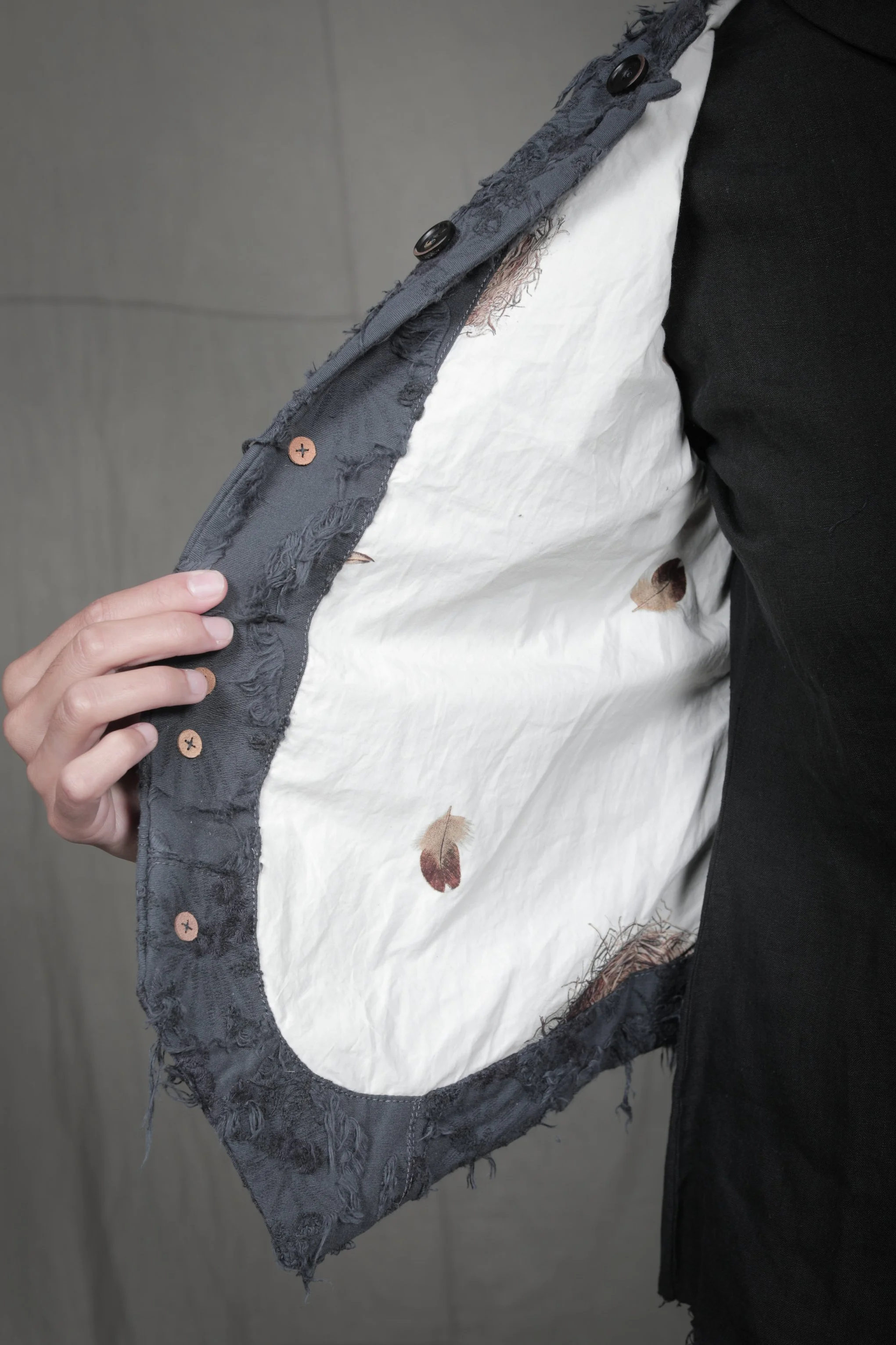 AM - SS2023 - MENS LOOKBOOK-828 2.jpg