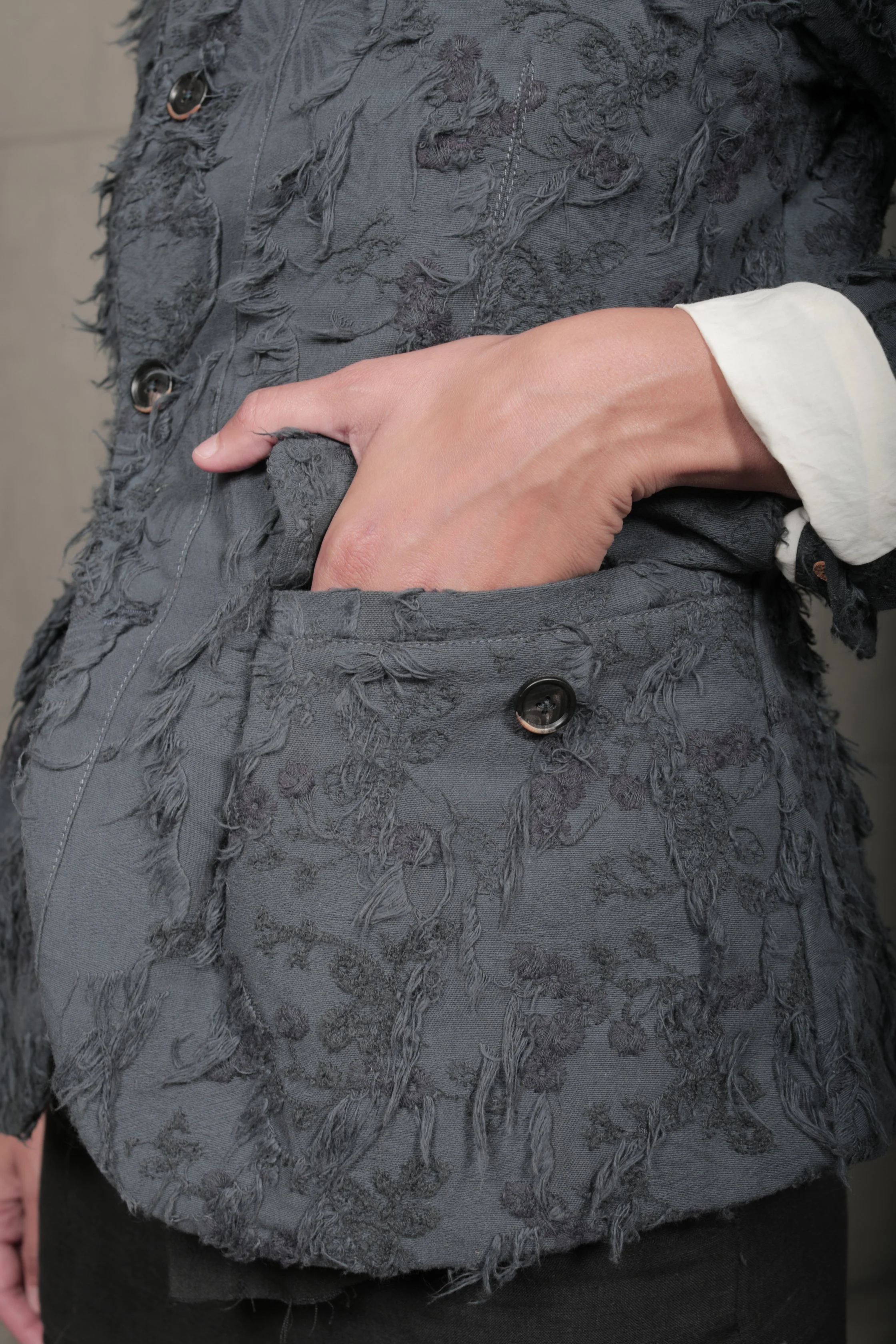 AM - SS2023 - MENS LOOKBOOK-837 2.jpg