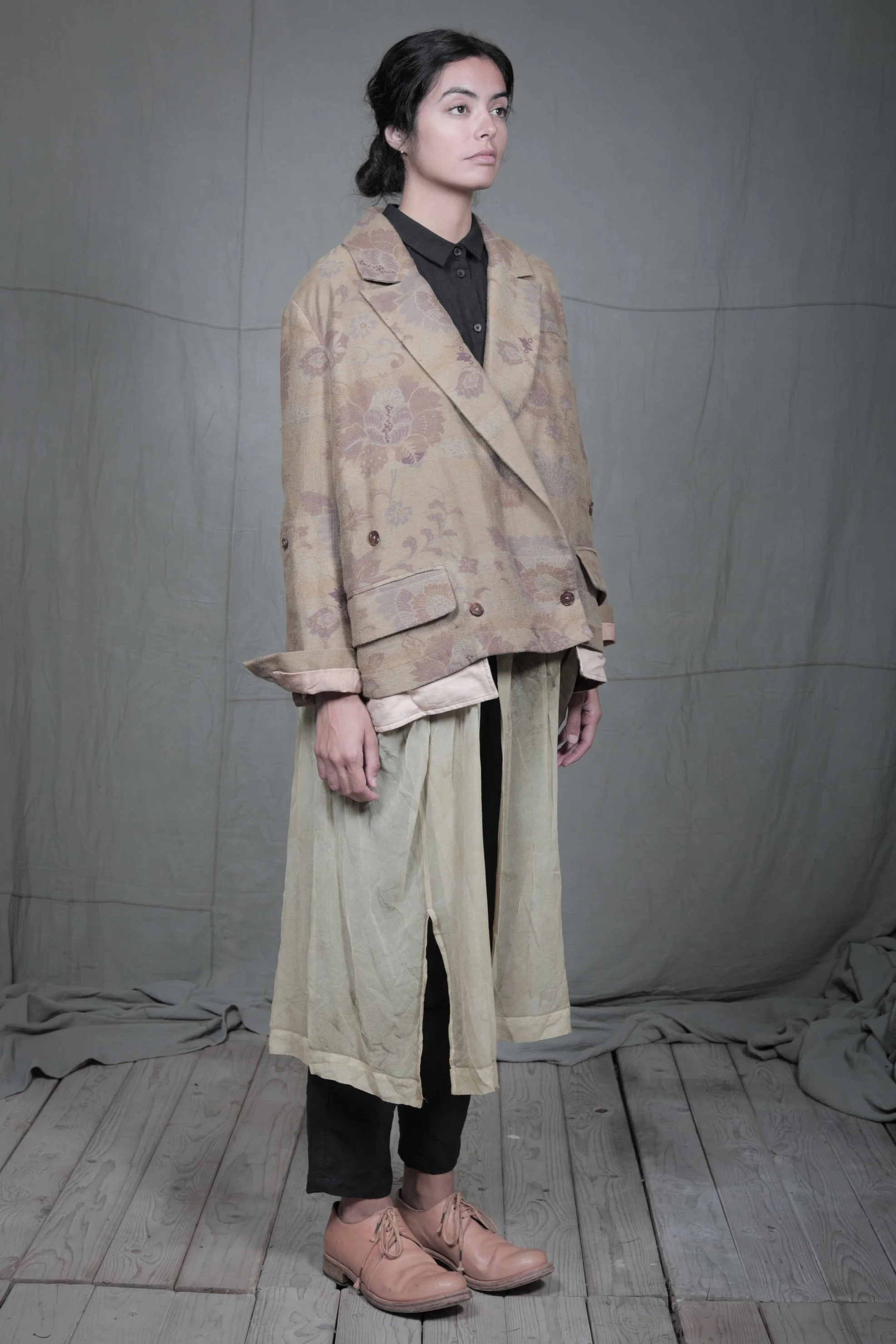 AM - SS2023 - MENS LOOKBOOK-850 2.jpg