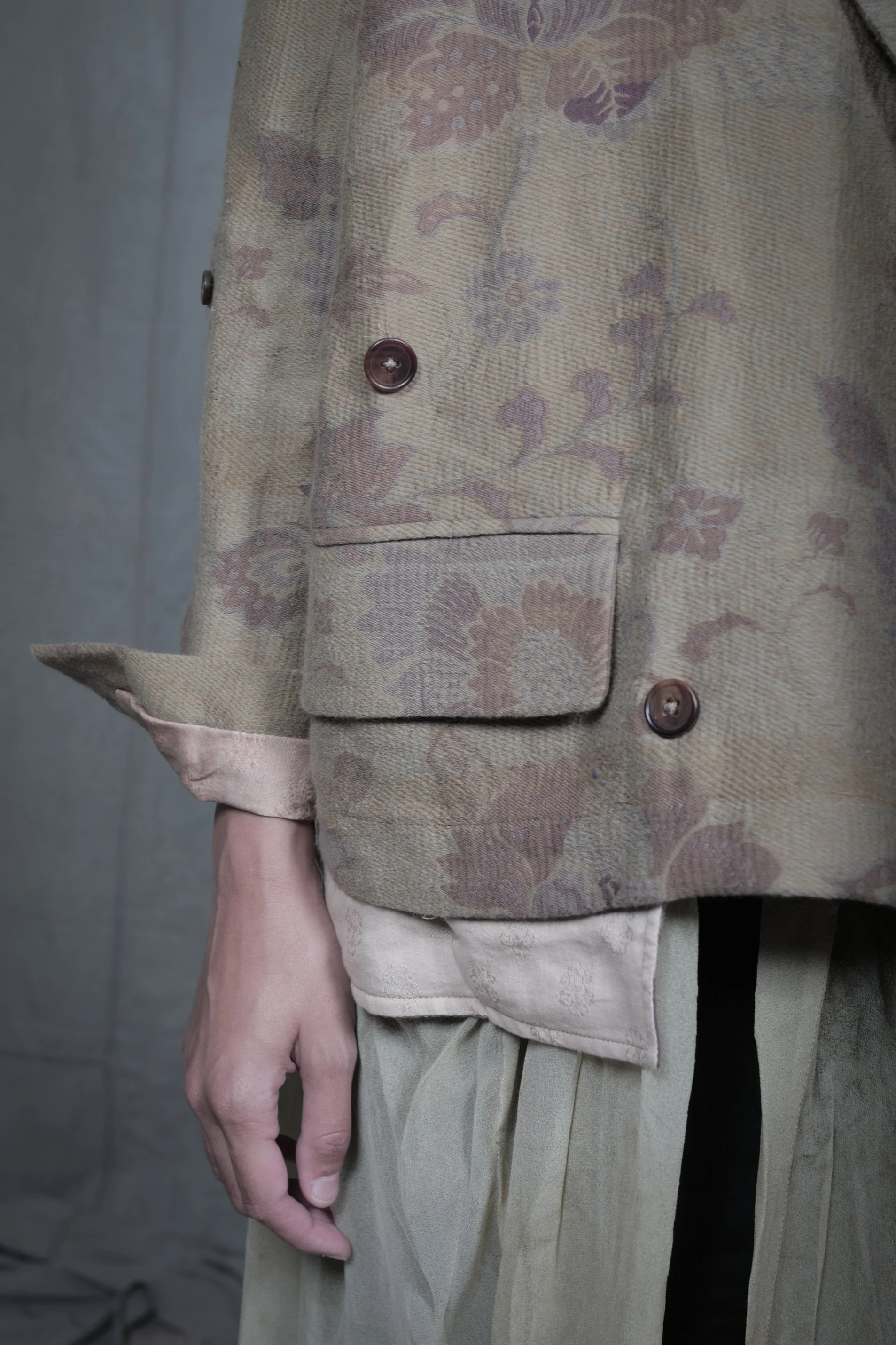 AM - SS2023 - MENS LOOKBOOK-853 2.jpg