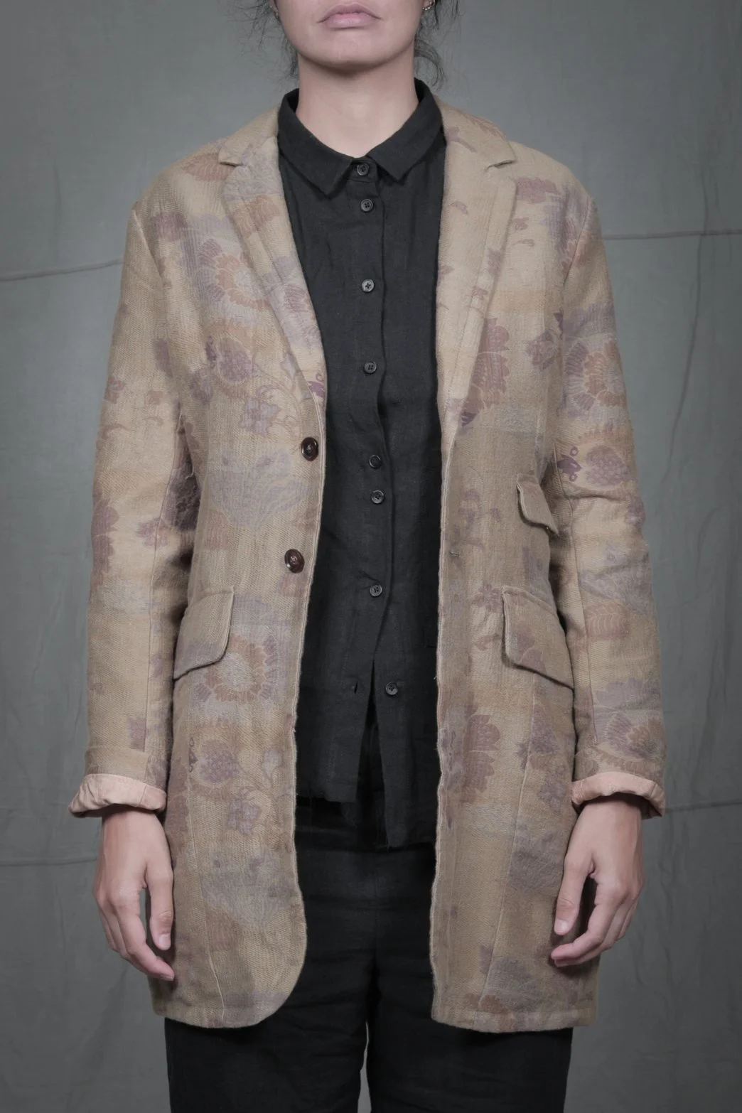 AM - SS2023 - MENS LOOKBOOK-888 2.jpg