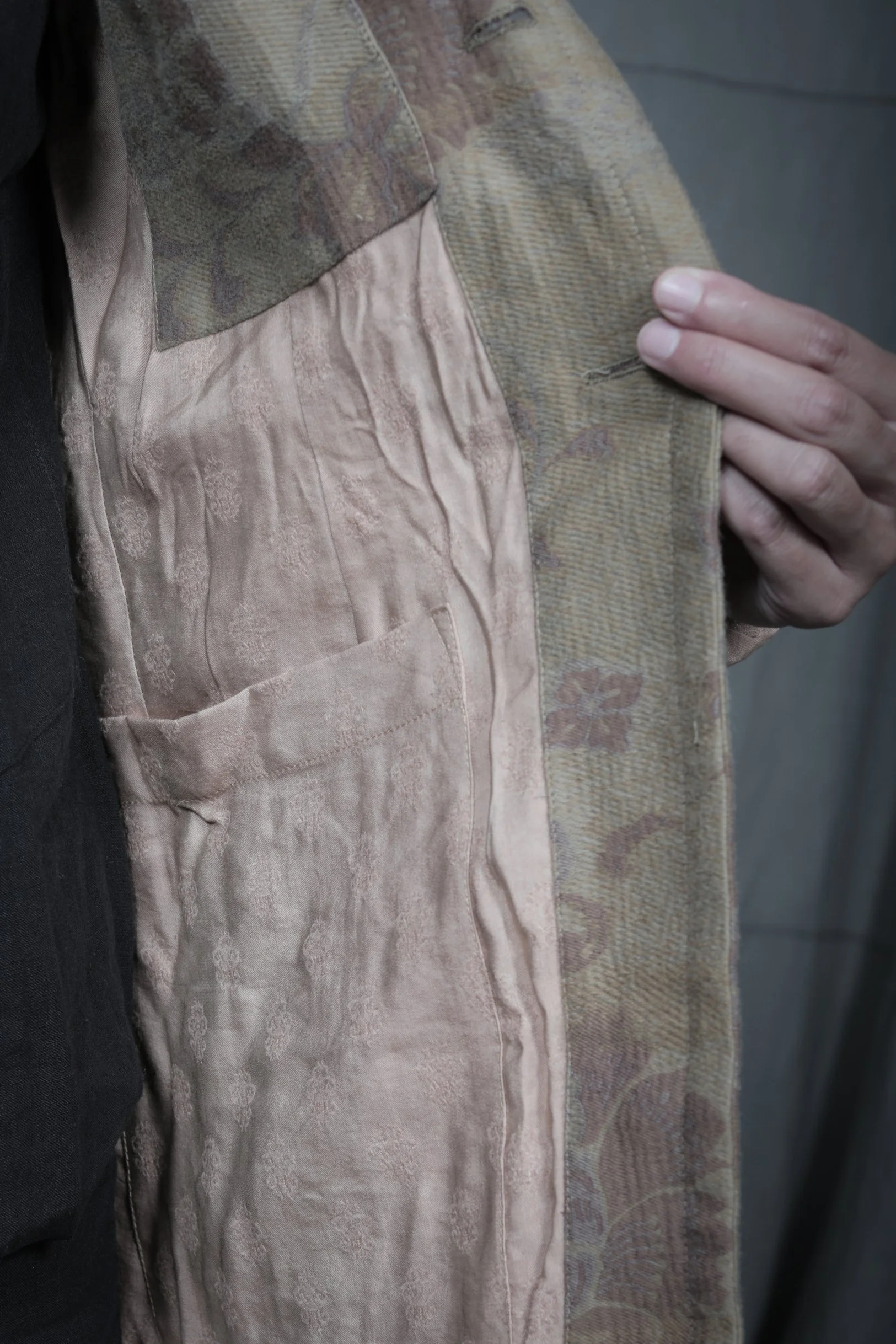AM - SS2023 - MENS LOOKBOOK-887 2.jpg