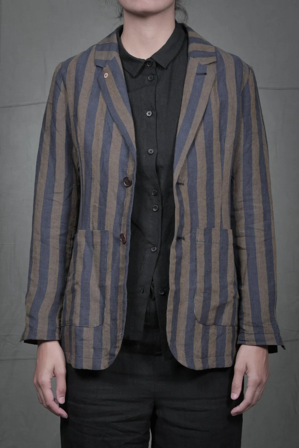 AM - SS2023 - MENS LOOKBOOK-899 2.jpg