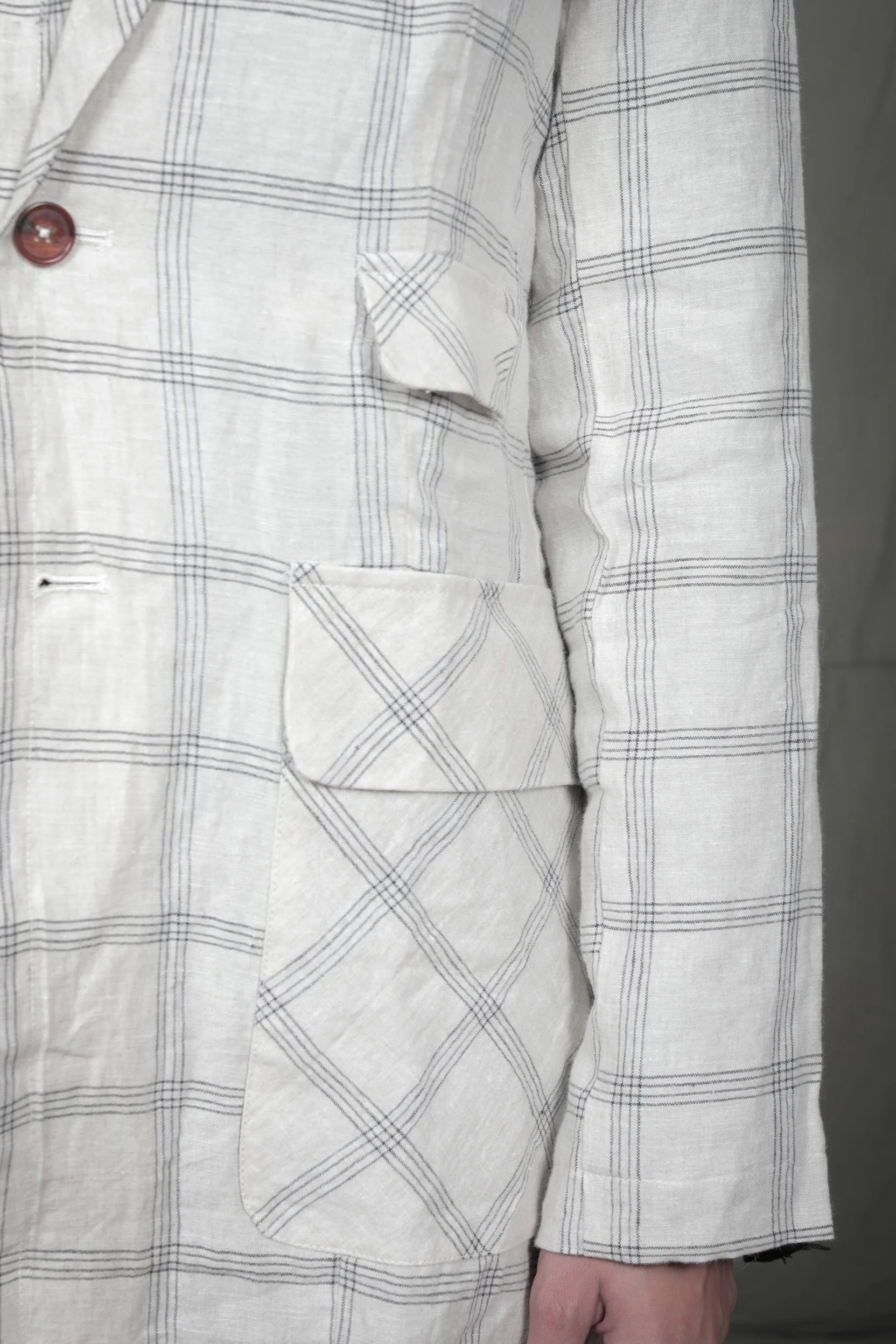 AM - SS2023 - MENS LOOKBOOK-915 2.jpg