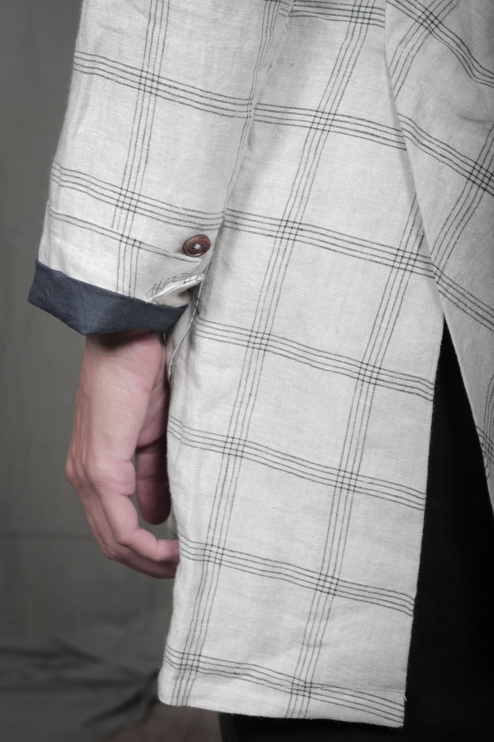AM - SS2023 - MENS LOOKBOOK-916 2.jpg