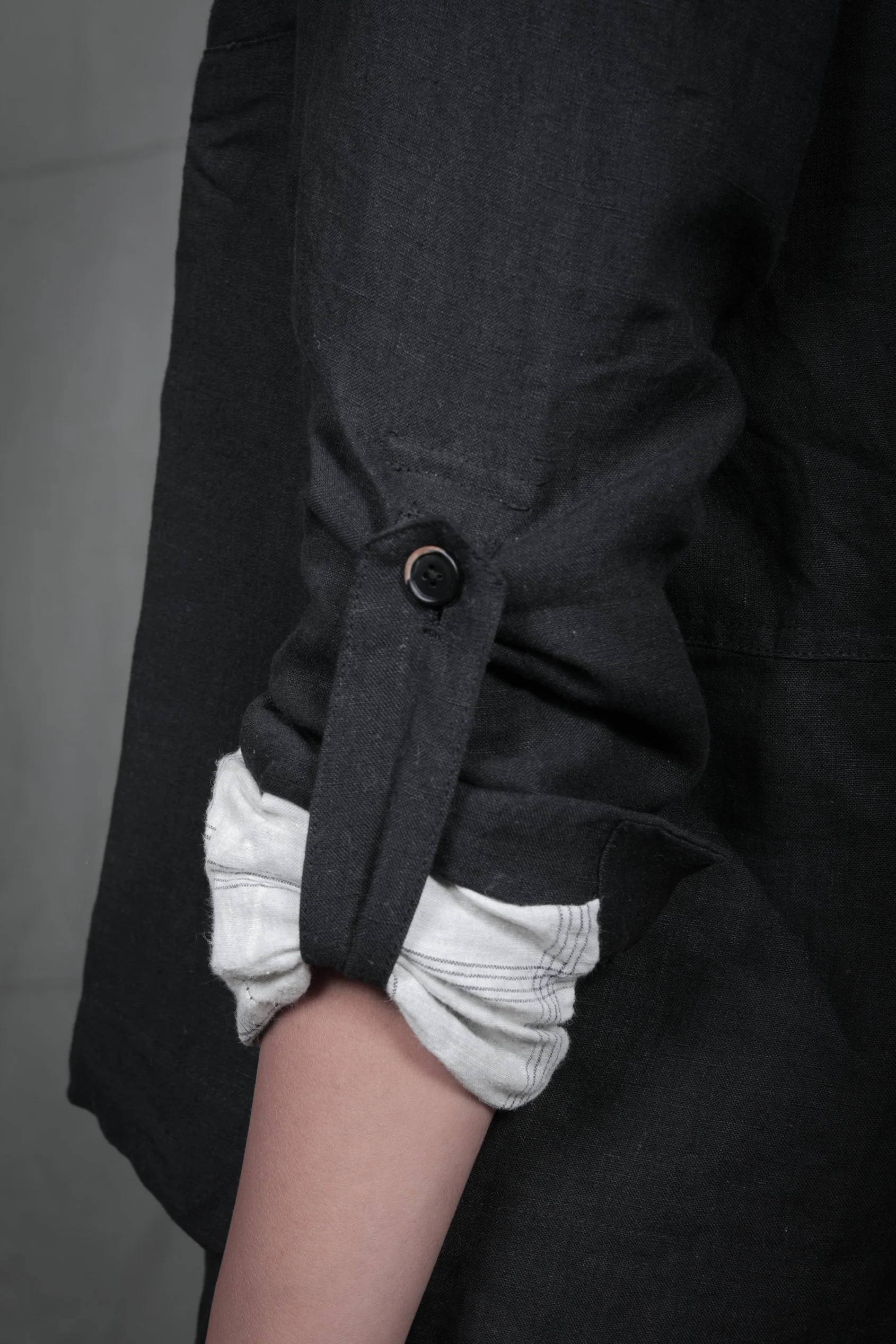 AM - SS2023 - MENS LOOKBOOK-944 2.jpg
