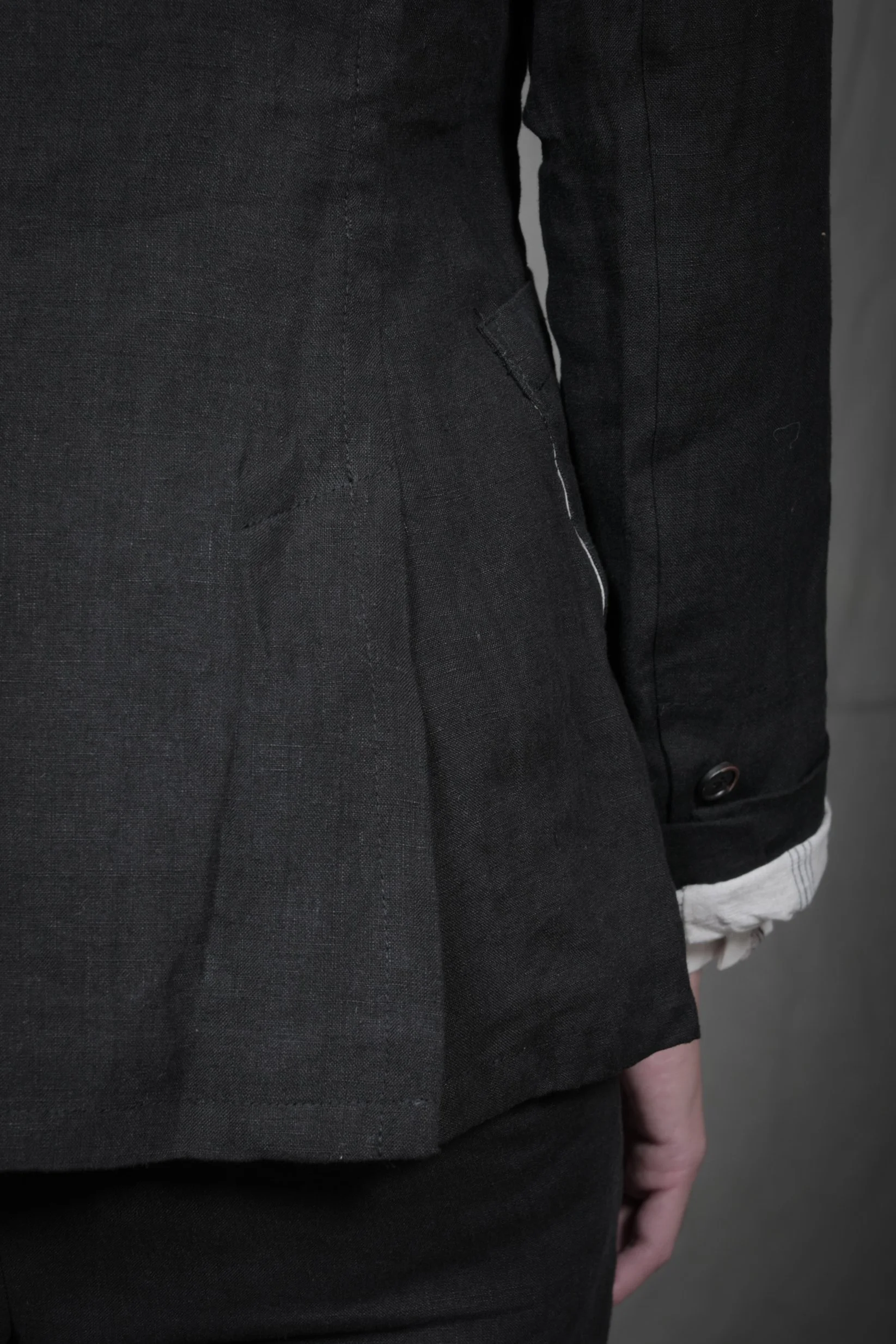 AM - SS2023 - MENS LOOKBOOK-959 2.jpg