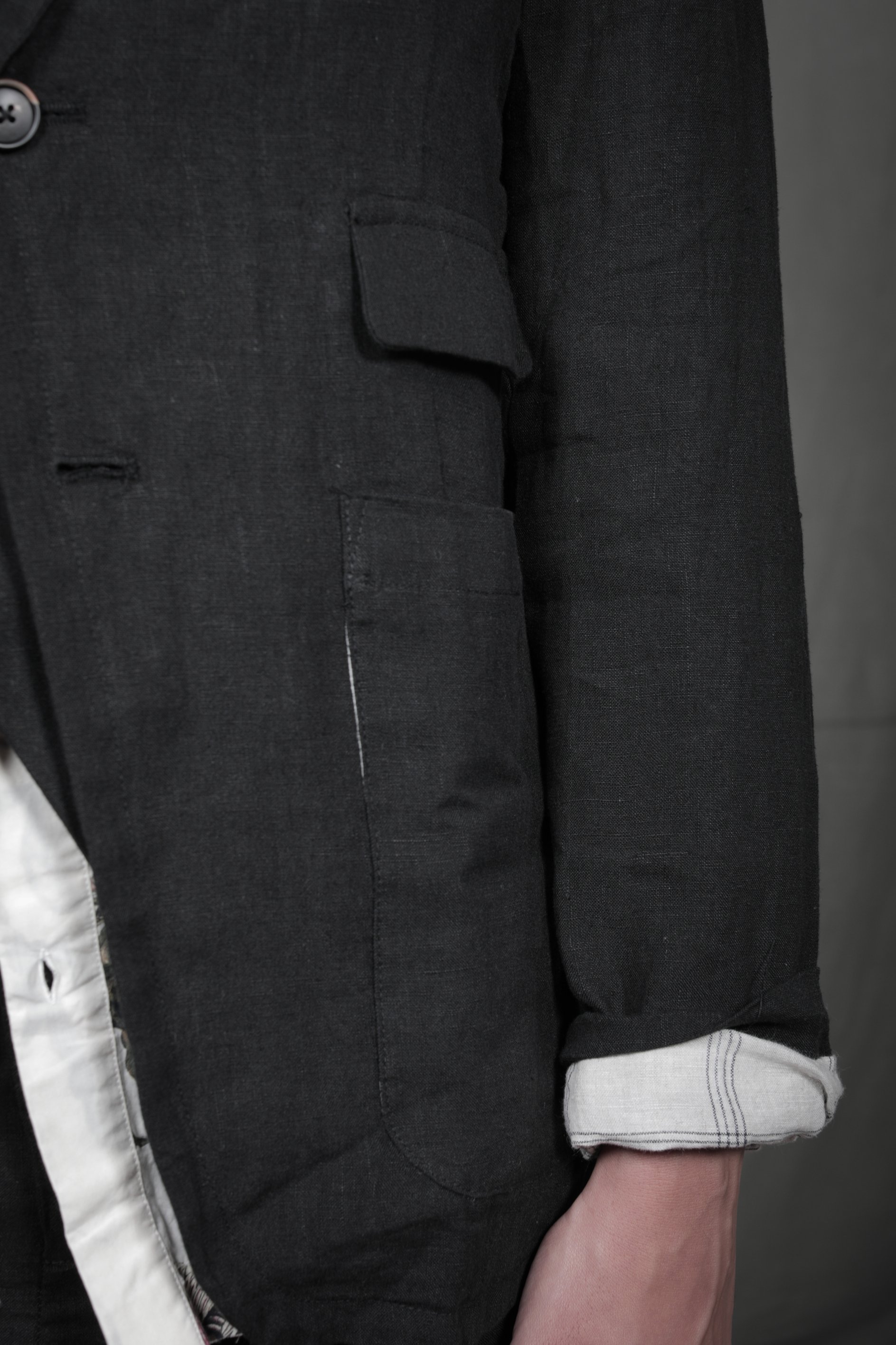 AM - SS2023 - MENS LOOKBOOK-955 2.jpg