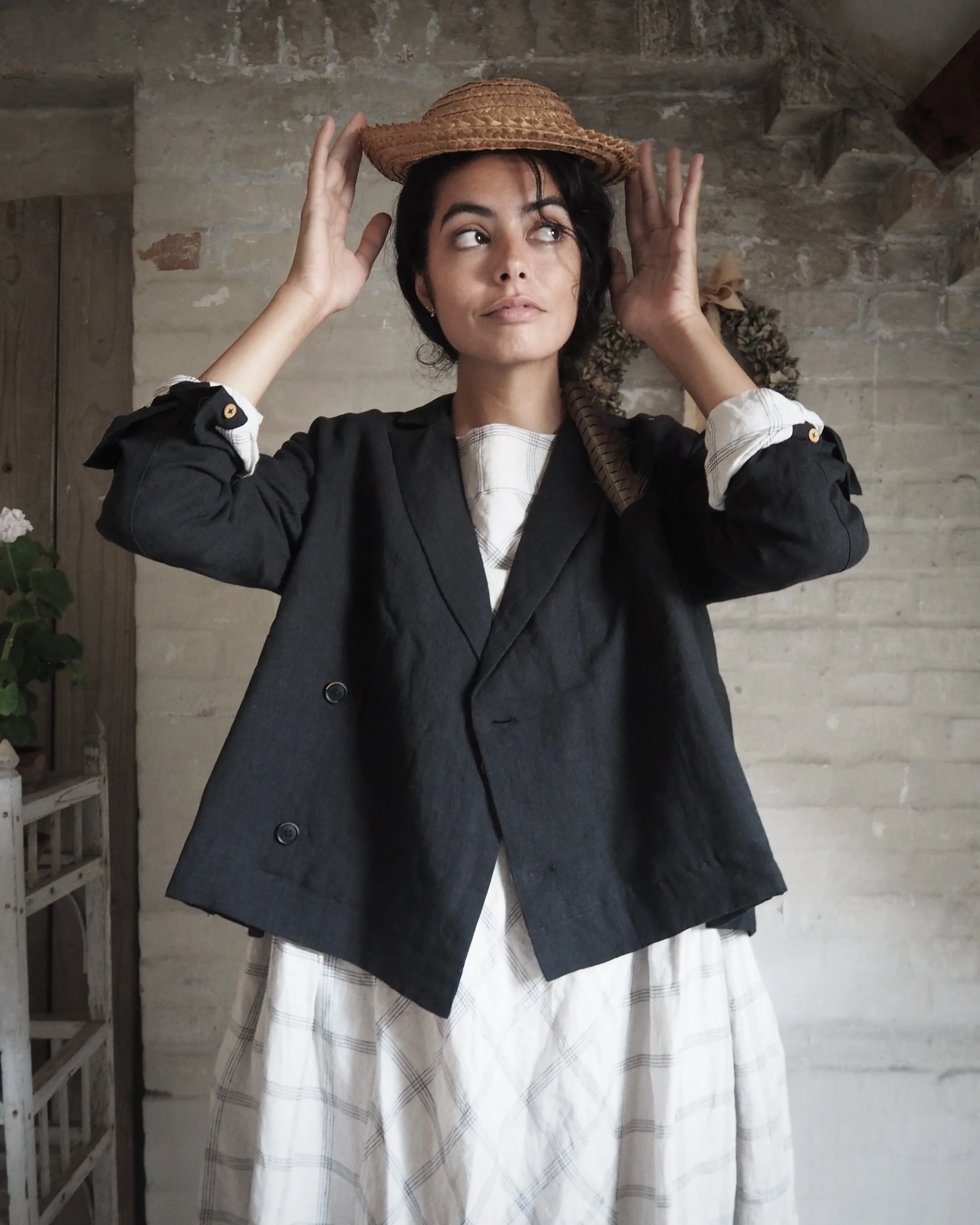 AM - SS2023 - CAMPAIGN-239.jpg