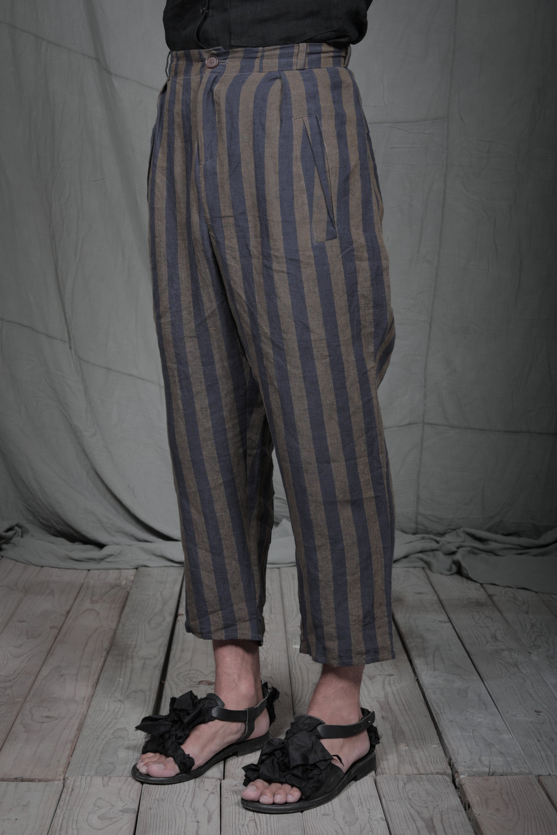 AM - SS2023 - MENS LOOKBOOK-1301.jpg