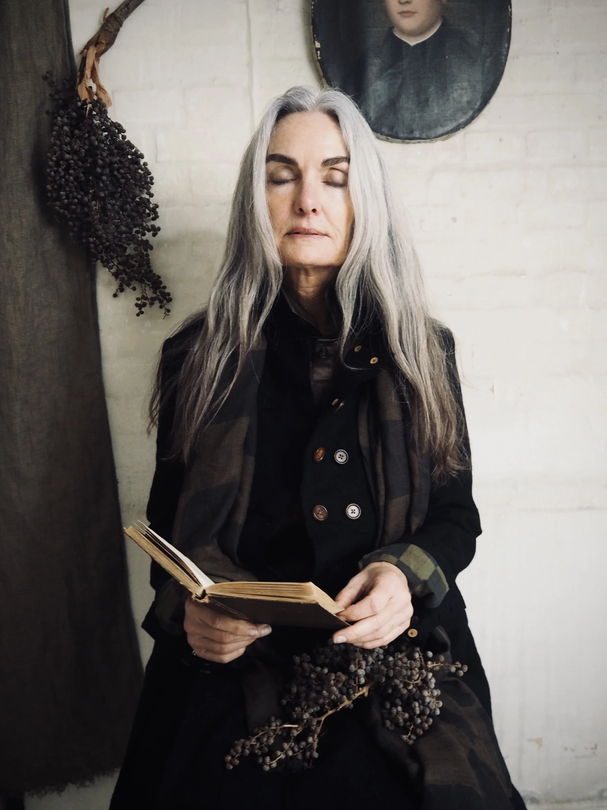 AM - AW23 - CAMPAIGN-10.jpg