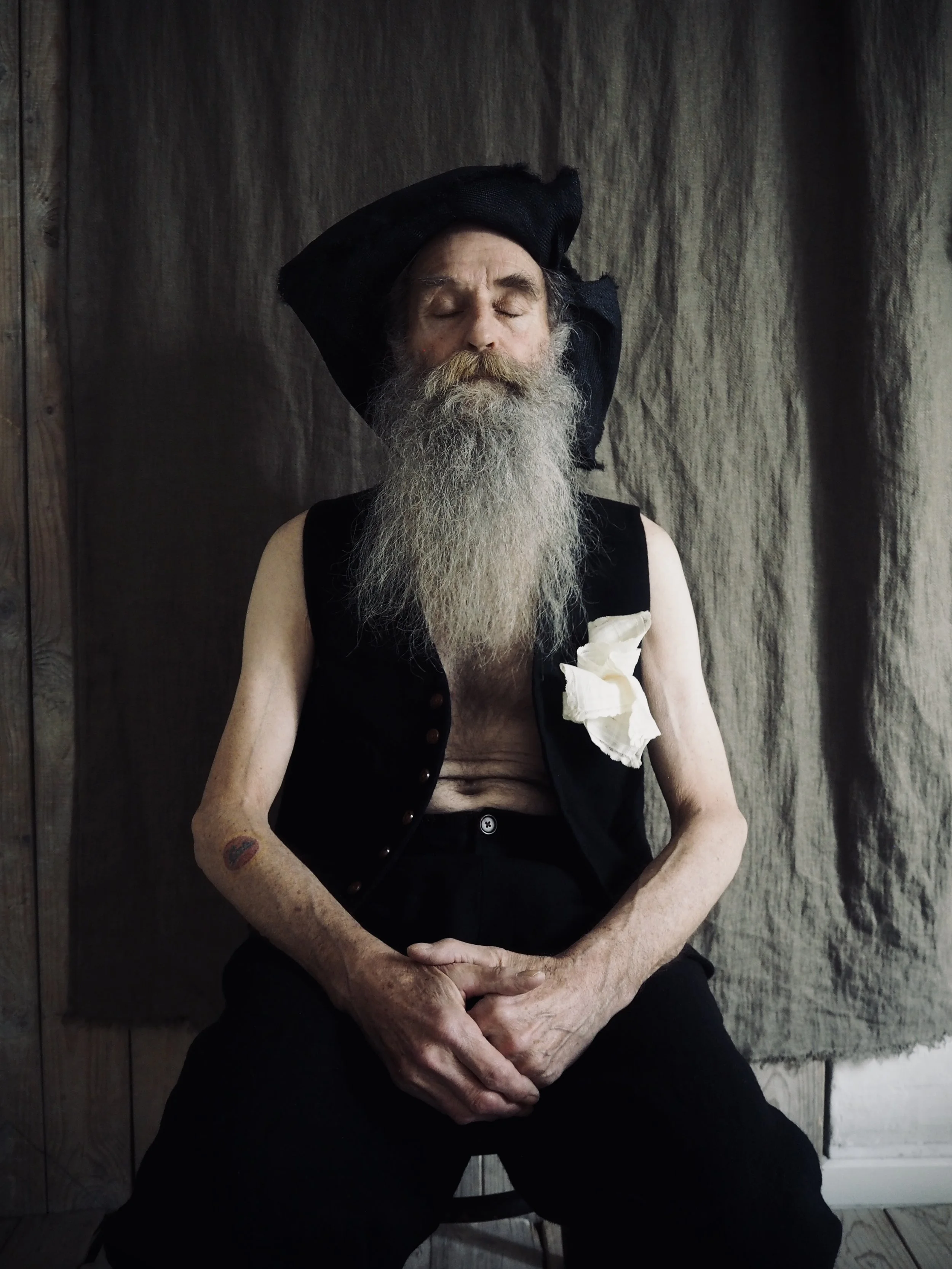 AM - AW23 - CAMPAIGN-12.jpg