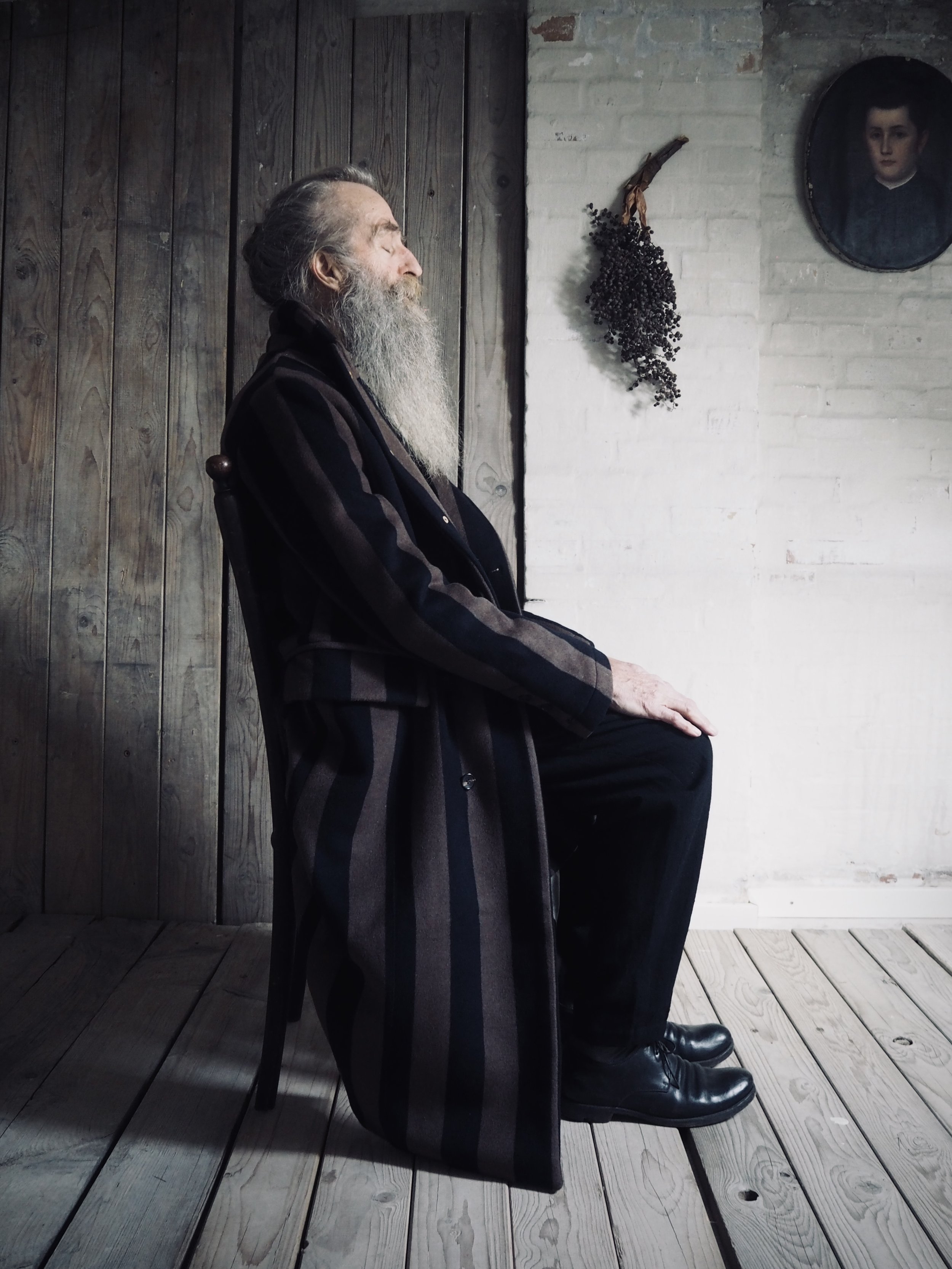 AM - AW23 - CAMPAIGN-16.jpg