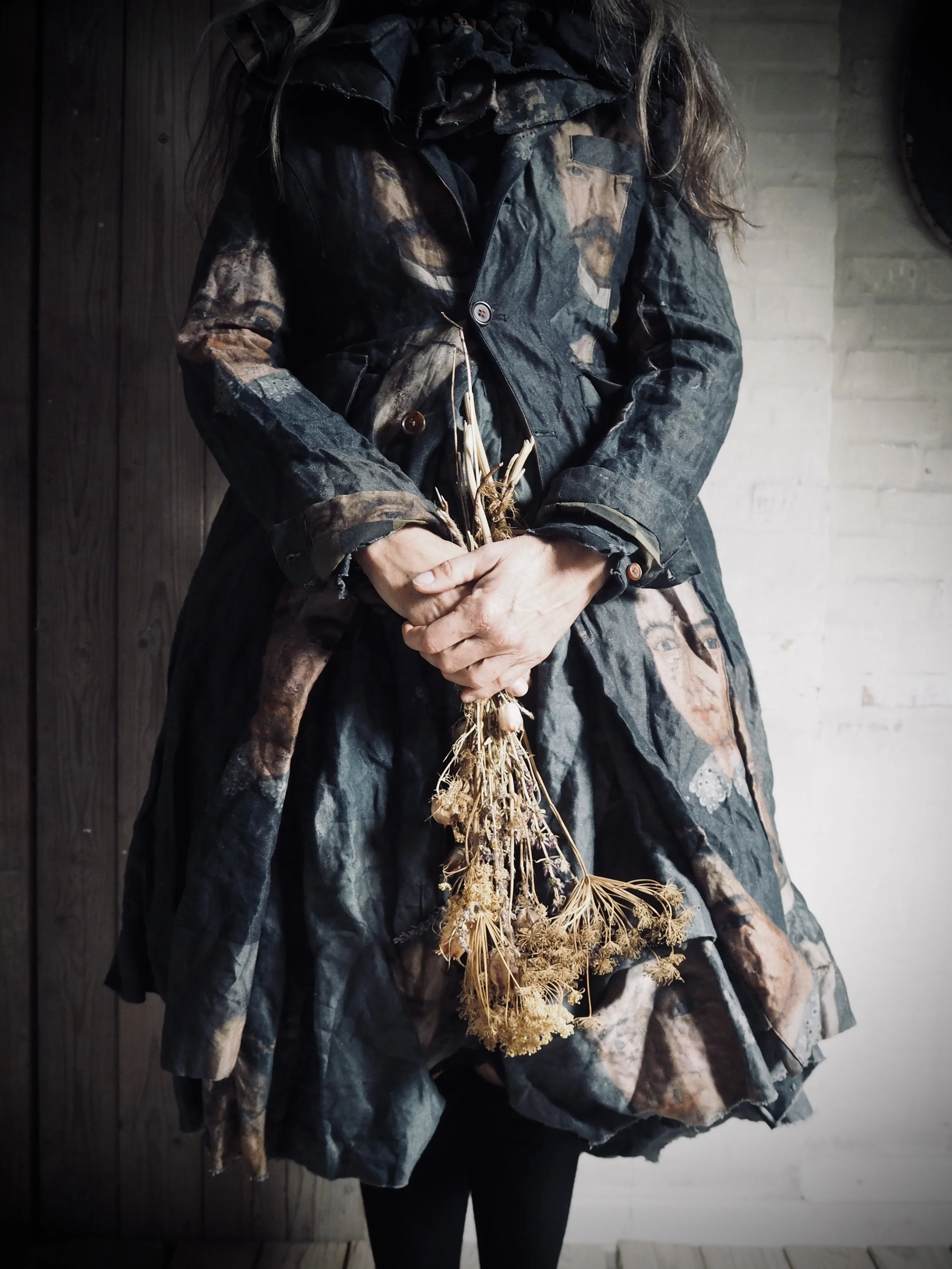 AM - AW23 - CAMPAIGN-27.jpg