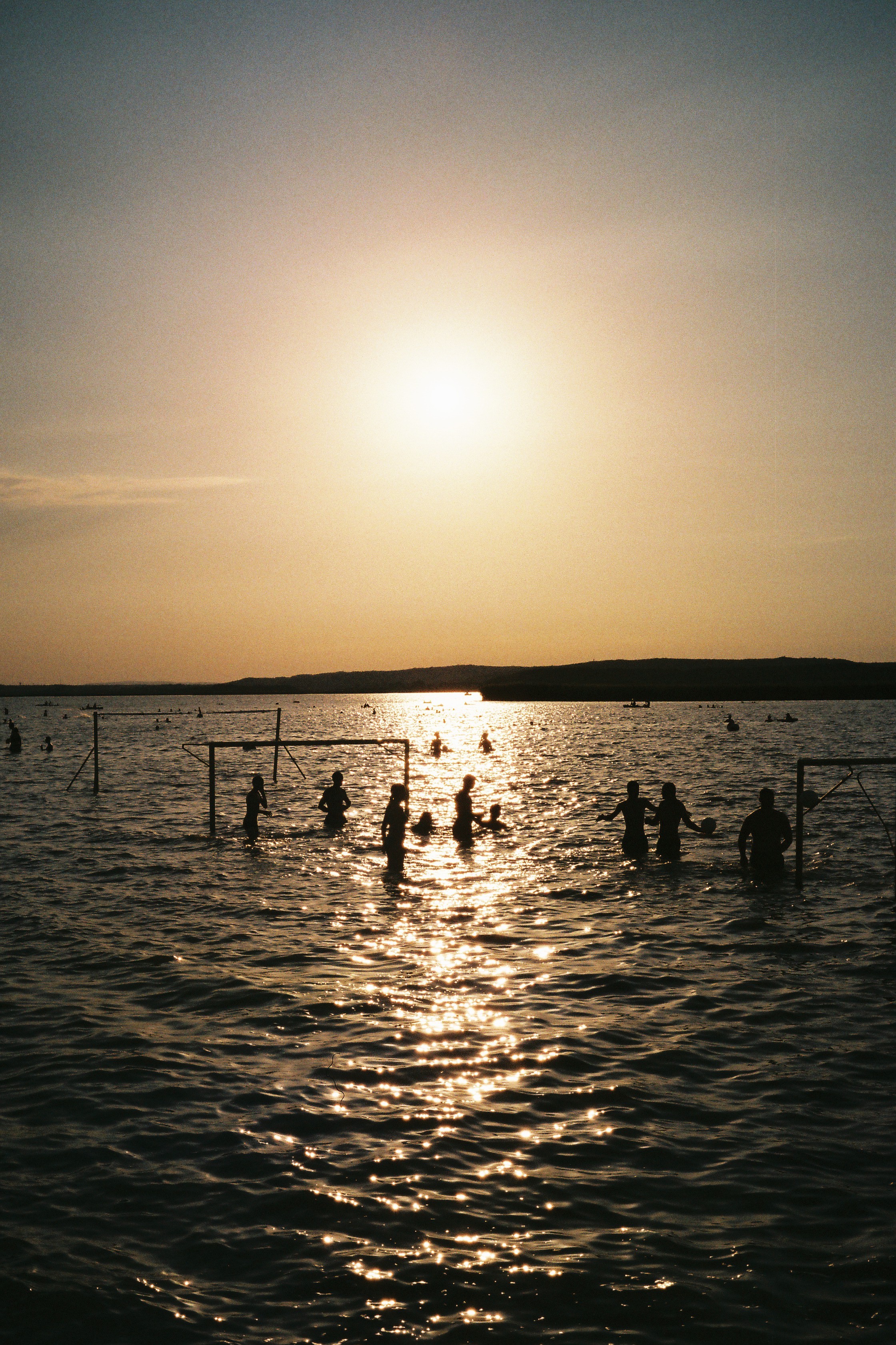   Lake Valence, Hungary   Voigtländer Bessa R3A 