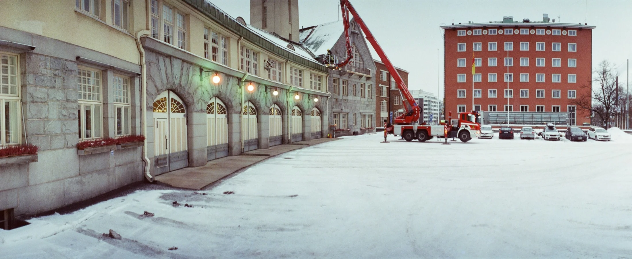 cameraville_horizon_202_panoramic_35mm_tampere_cineStill800_12.jpg