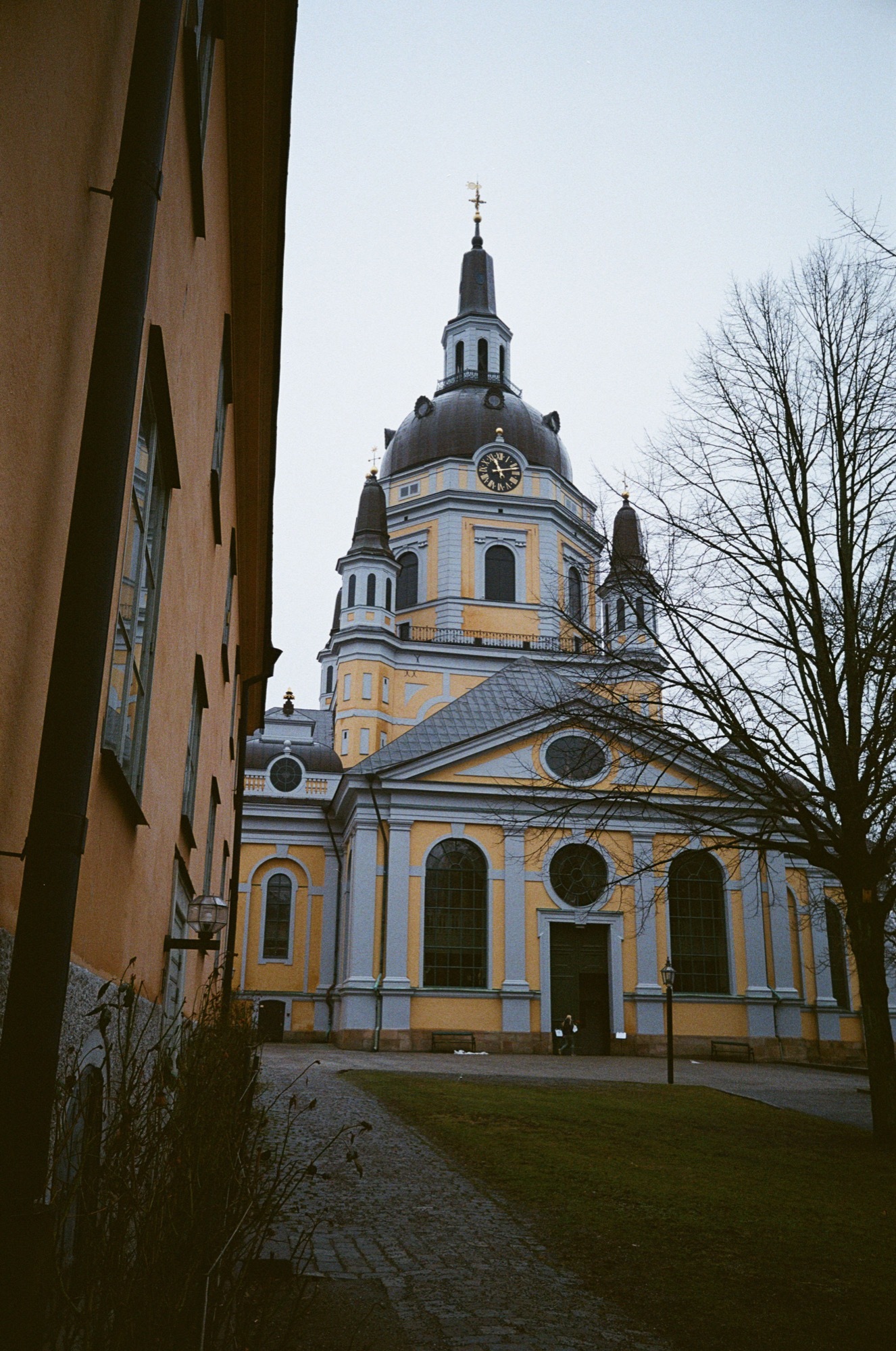 cameraville_leica_mda_stockholm_avenon_28mm_kodak_gold_400_51.jpg