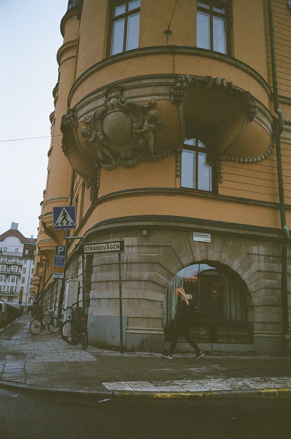 cameraville_leica_mda_stockholm_avenon_28mm_kodak_gold_400_6.jpg