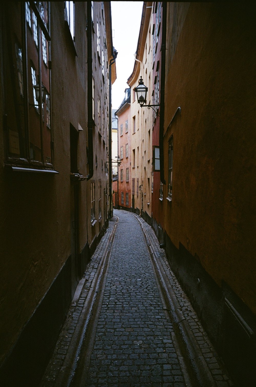 cameraville_leica_mda_stockholm_avenon_28mm_kodak_gold_400_19.jpg