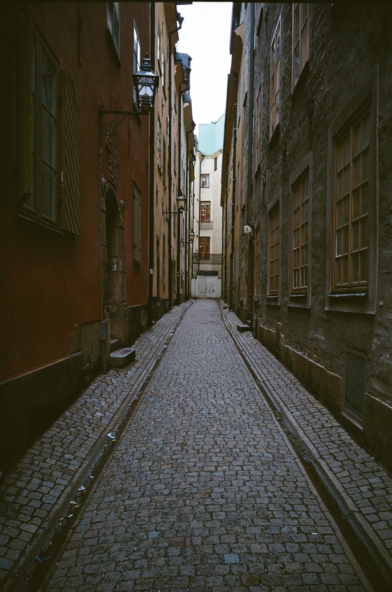 cameraville_leica_mda_stockholm_avenon_28mm_kodak_gold_400_17.jpg