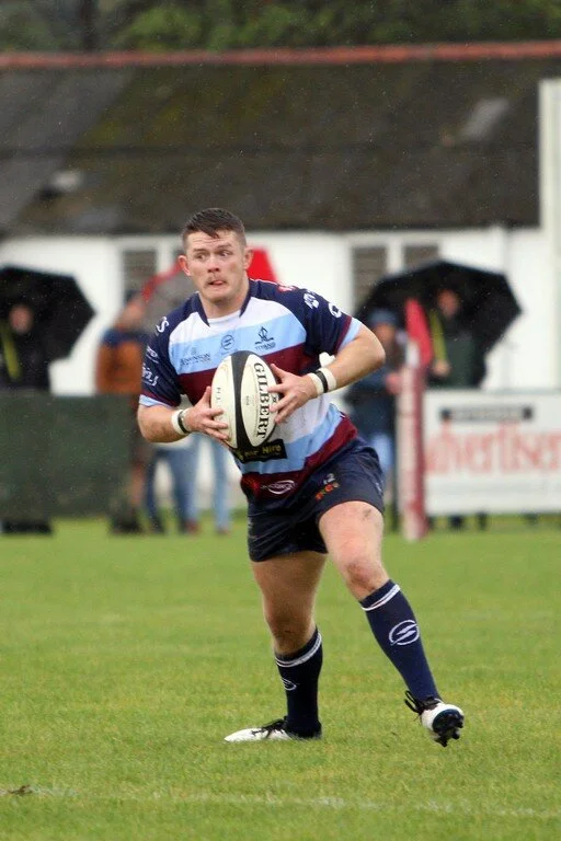 Harry Dunne With The Ball.jpg
